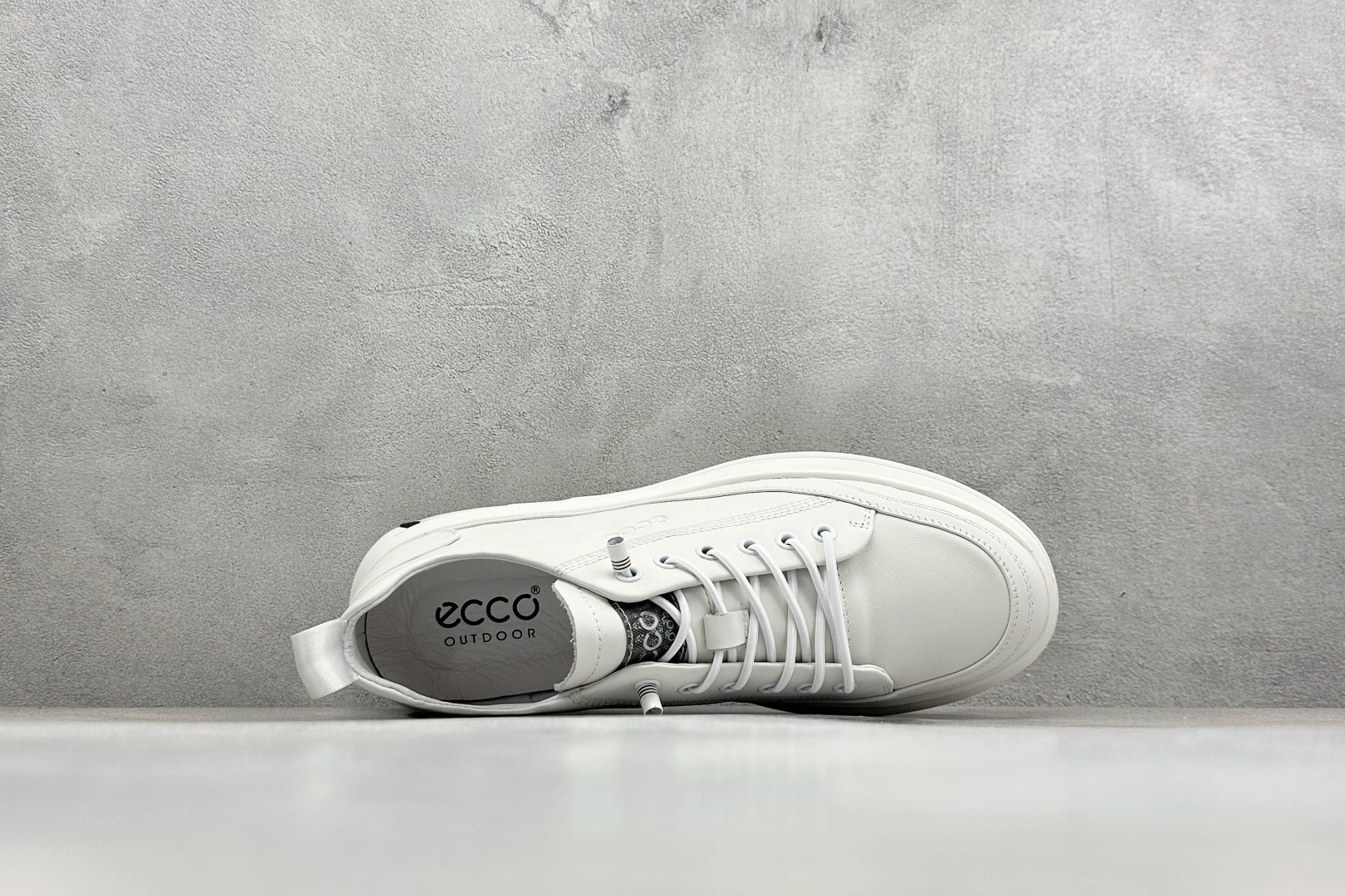 300 Ecco 爱步 春季新款柔酷系列 松紧带套脚休闲运动鞋 795286