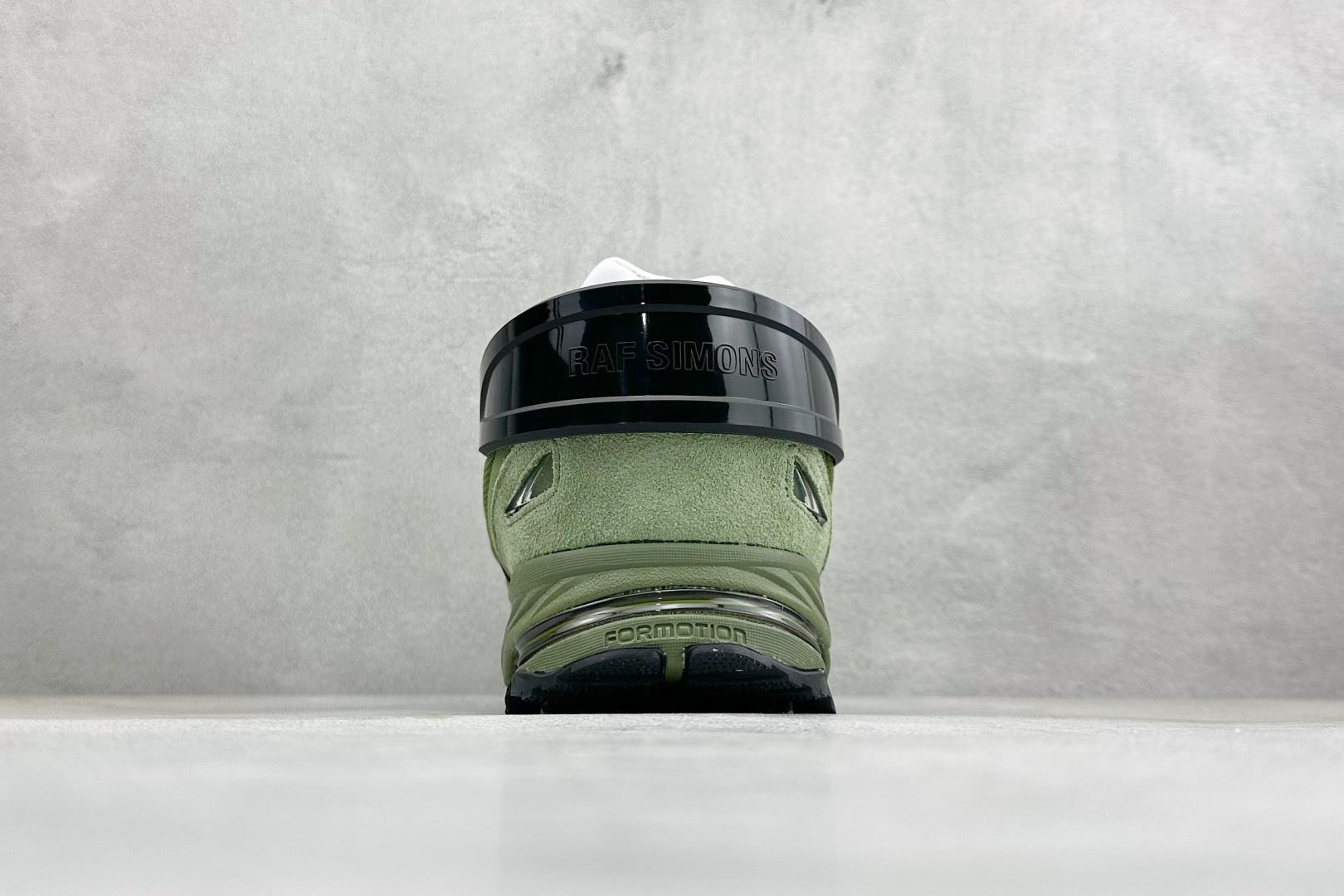 250 Raf Simons Response Trail 舒适百搭低帮生活休闲鞋 AQ2649