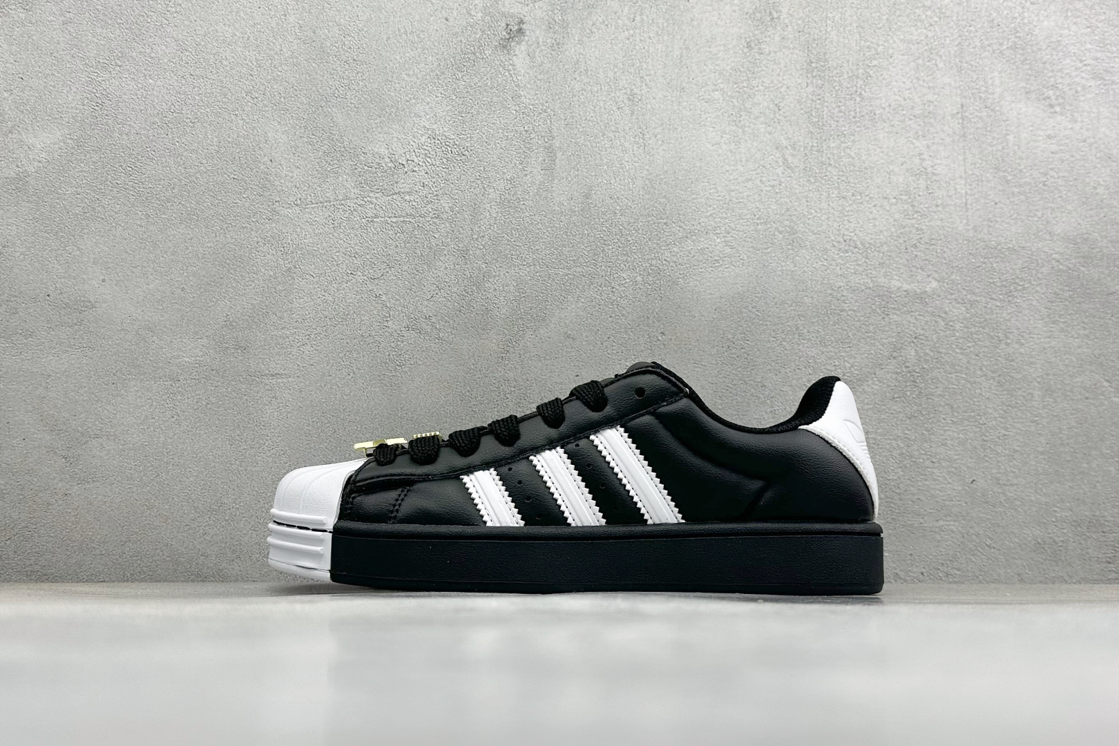 150 Adidas Superstar 2 ST 贝壳头3.0低帮休闲面包鞋 JR7444