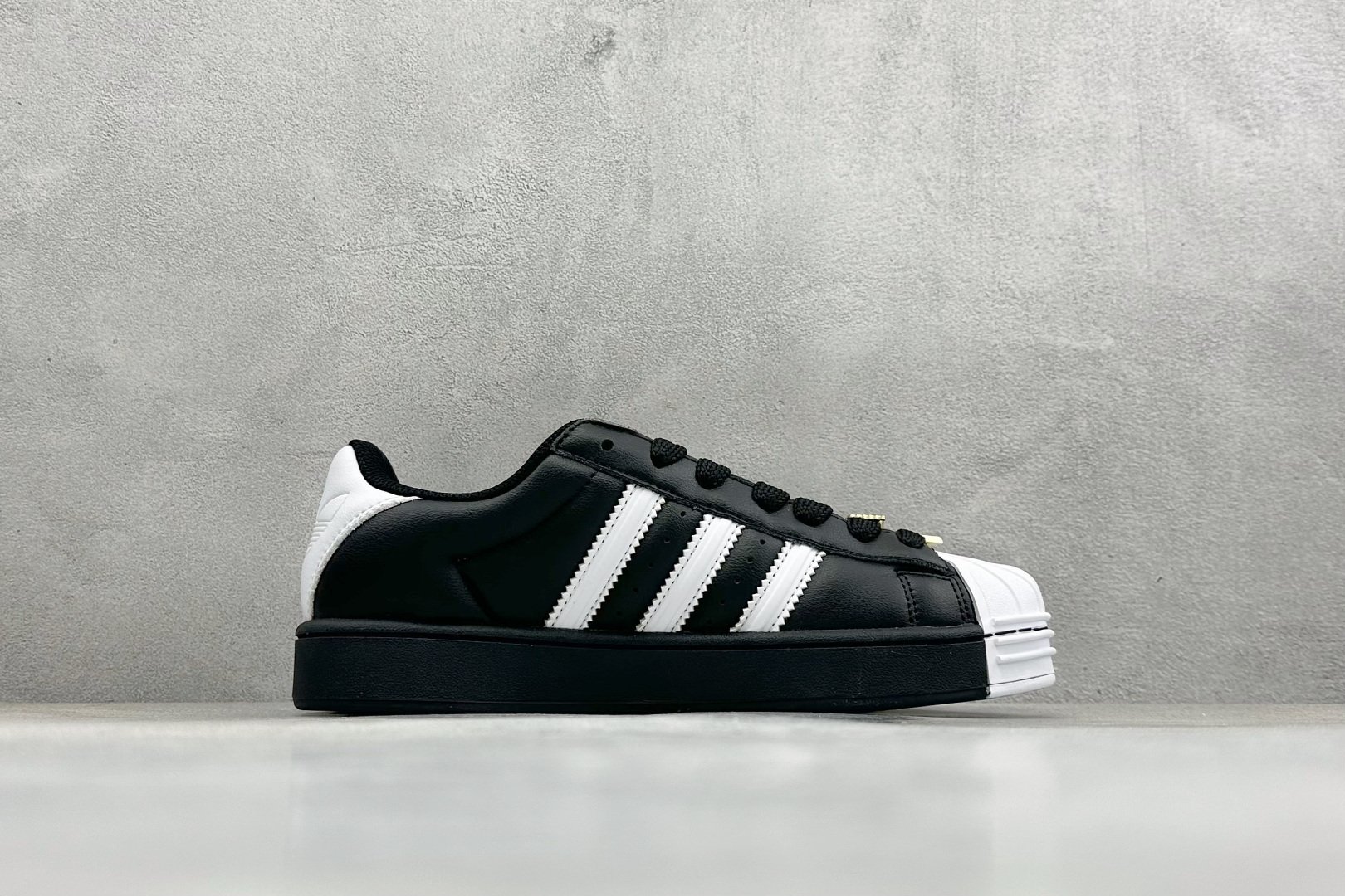 150 Adidas Superstar 2 ST 贝壳头3.0低帮休闲面包鞋 JR7444