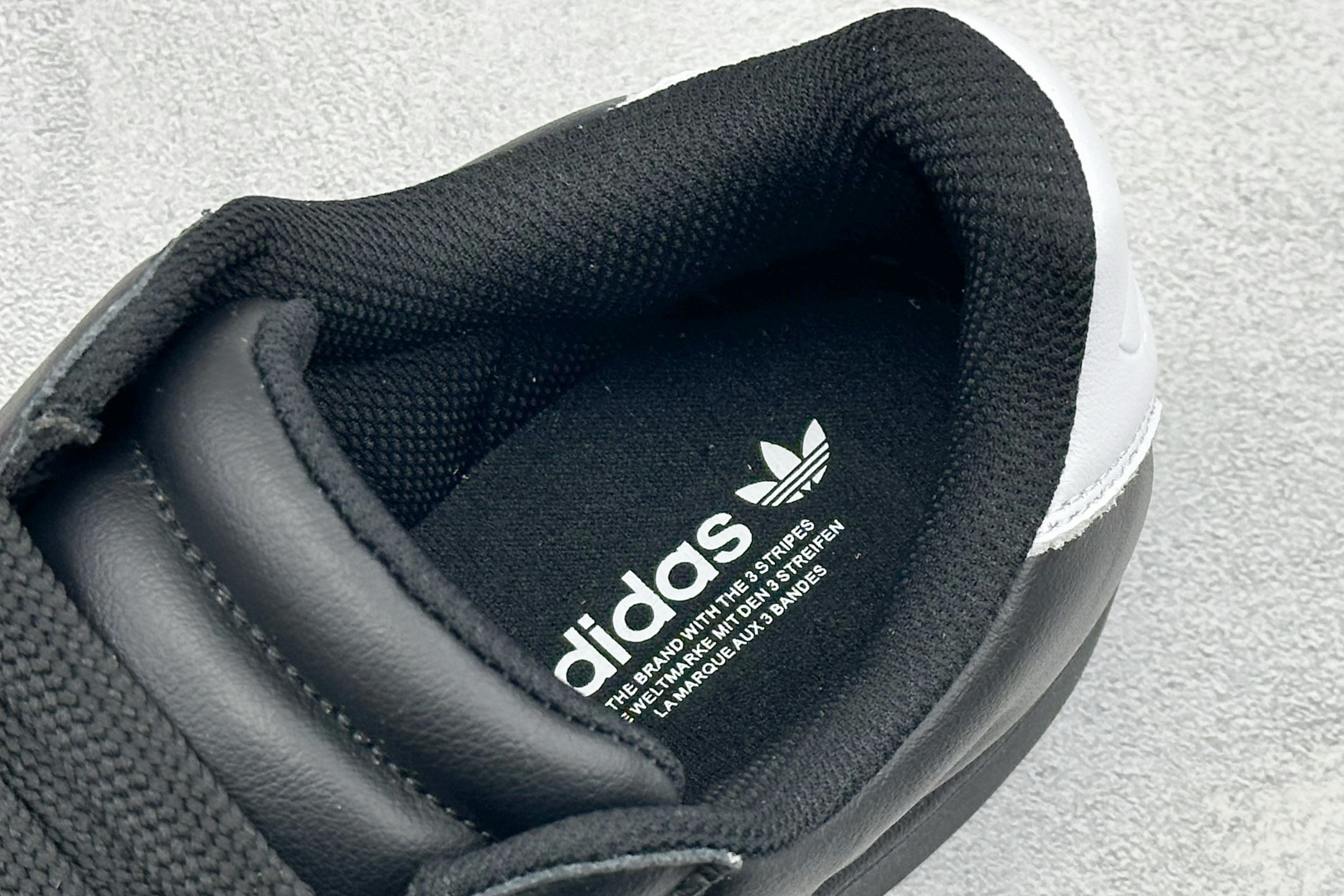 150 Adidas Superstar 2 ST 贝壳头3.0低帮休闲面包鞋 JR7444