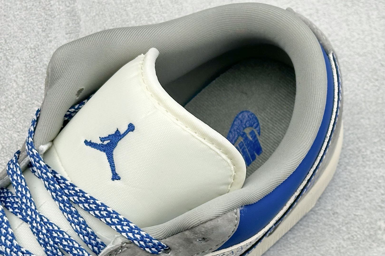 Travis Scott x AJ1 联名Burberry限定低帮板鞋 灰蓝撞色+经典TB老花满印 LD8888-016-Top High Quatity Cheap Sneakers Fashion Clothing Clothes Bags handbags Shoes of all Brand wholesale With The best Quality And Beautiful Price from China Factory Chinese suppliers wholesaler seller Travis Scott x AJ1 联名Burberry限定低帮板鞋 灰蓝撞色+经典TB老花满印 LD8888-016