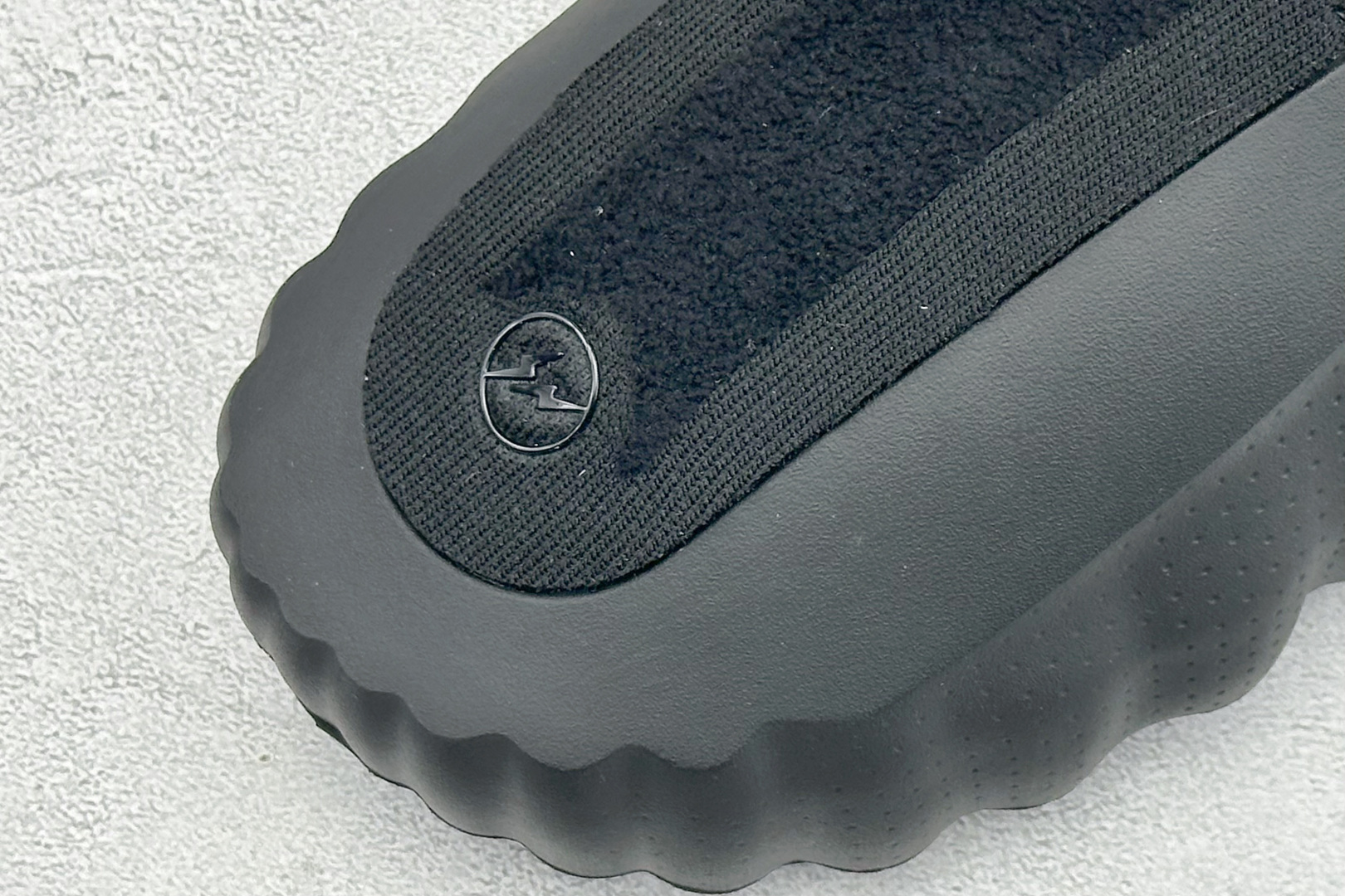 NIKE MIND 001 SP FK Fragment Design x 藤原浩联名舒适贴合科技风无特殊功能包头按摩拖鞋 IQ8502-001