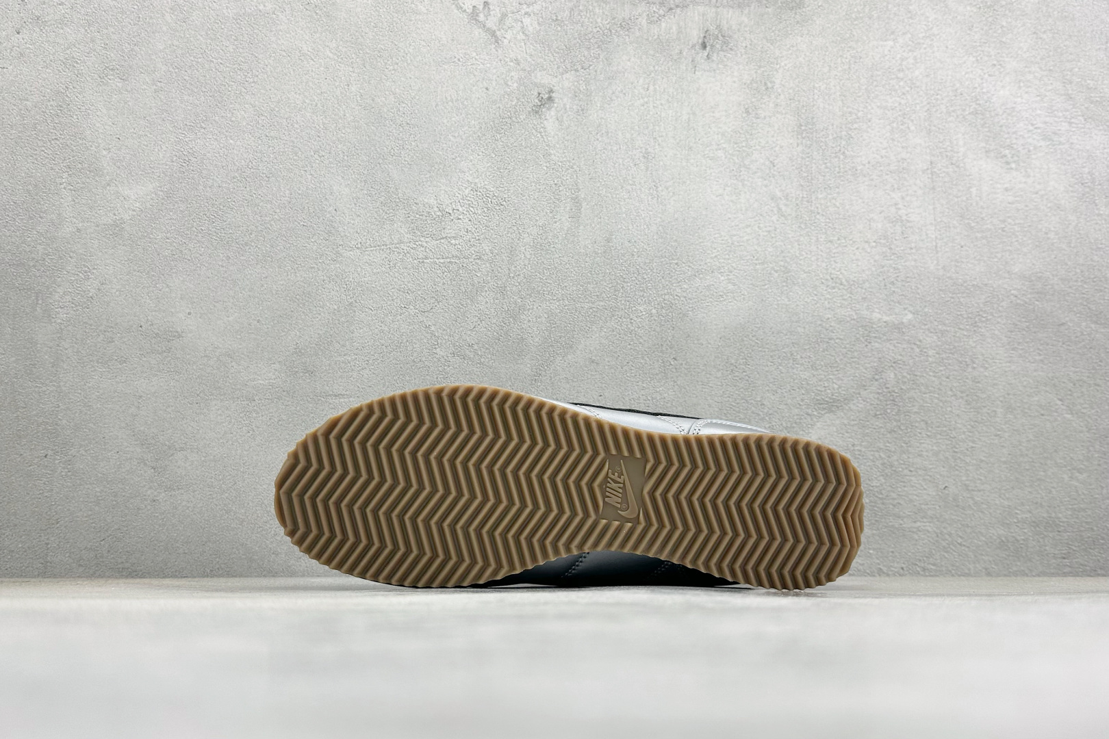 XH版NIKE CORTEZ 经典轻便舒适阿甘休闲跑步鞋 IQ3490-099-Top High Quatity Cheap Sneakers Fashion Clothing Clothes Bags handbags Shoes of all Brand wholesale With The best Quality And Beautiful Price from China Factory Chinese suppliers wholesaler seller XH版NIKE CORTEZ 经典轻便舒适阿甘休闲跑步鞋 IQ3490-099