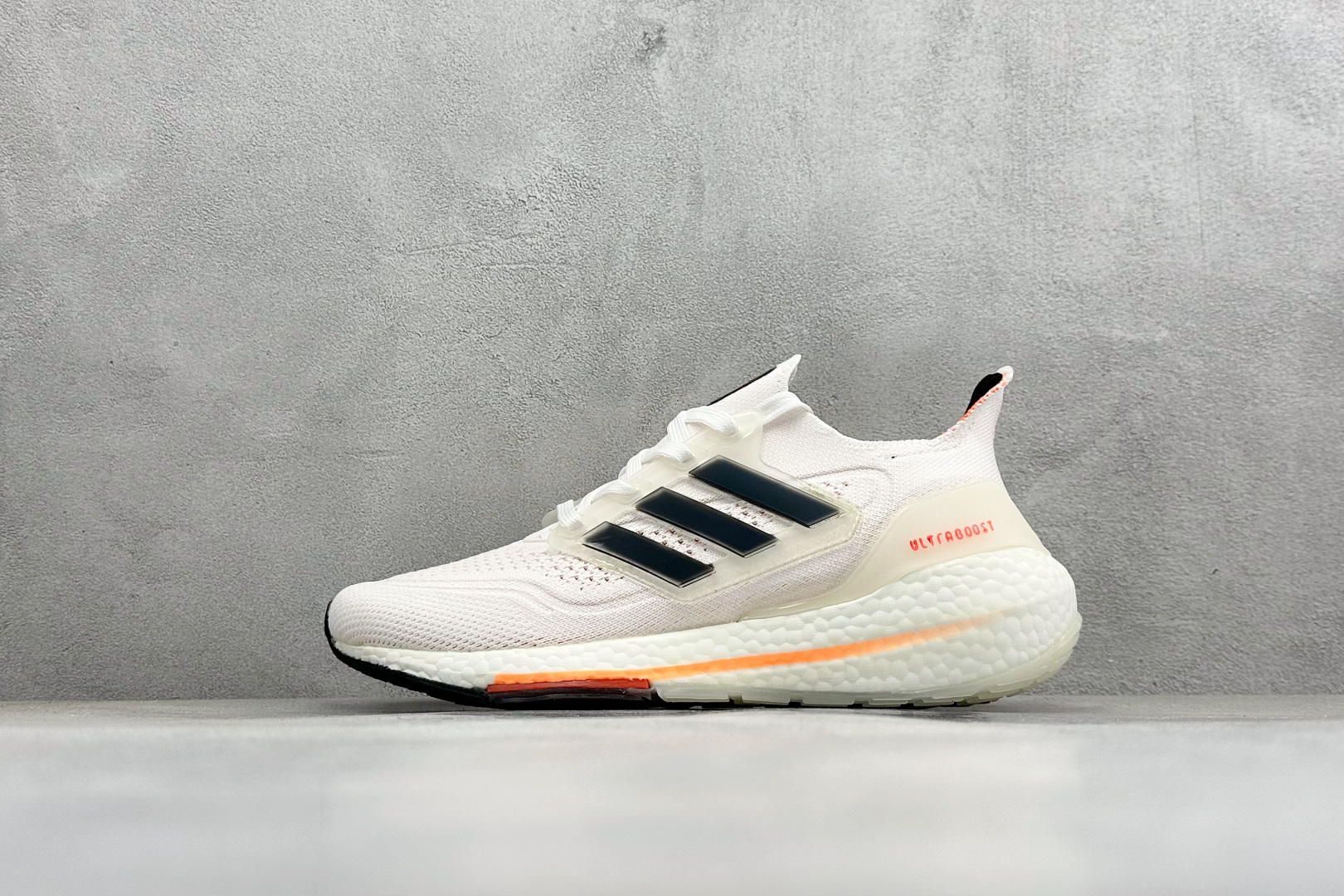 福利特价 Adidas UltraBoost 21 轻盈运动厚底跑鞋阿迪达斯Adidas UltraBo