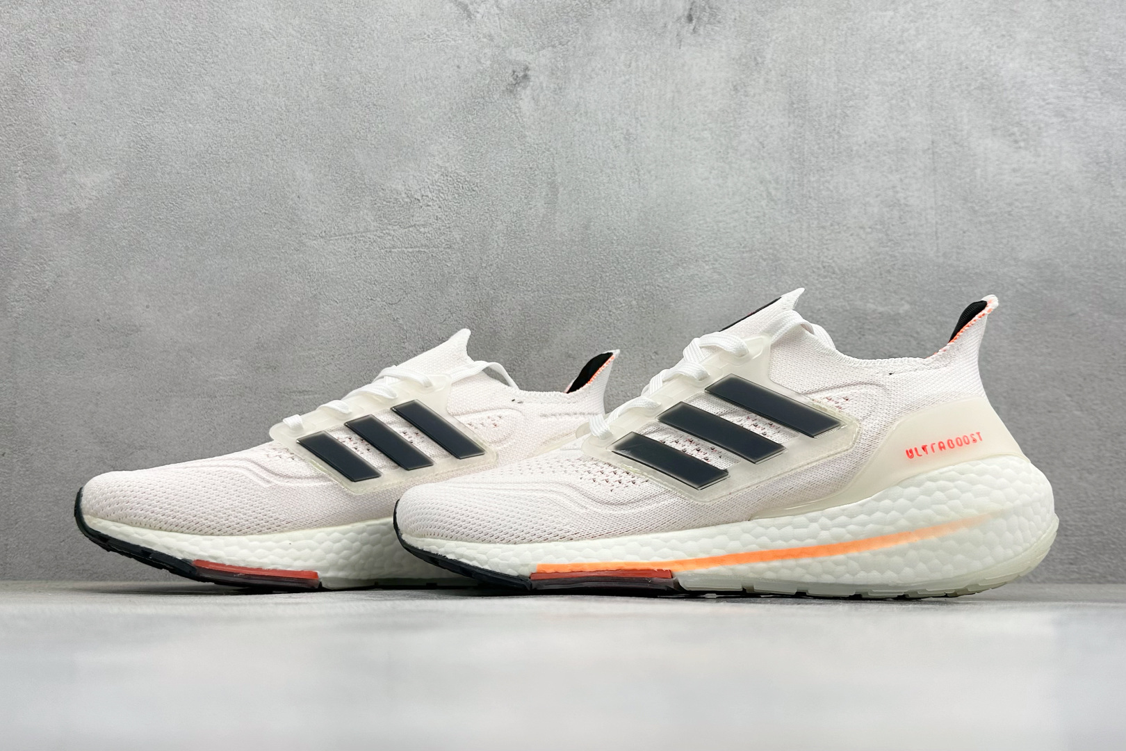 福利特价 Adidas UltraBoost 21 轻盈运动厚底跑鞋阿迪达斯Adidas UltraBo