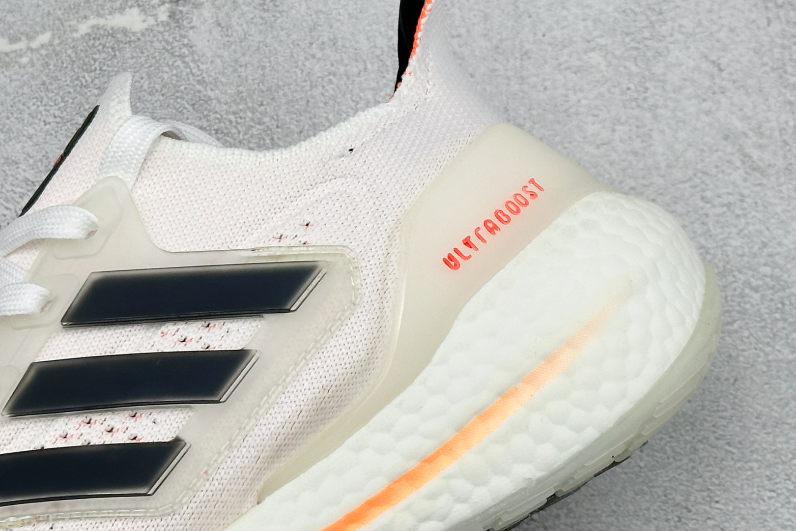 福利特价 Adidas UltraBoost 21 轻盈运动厚底跑鞋阿迪达斯Adidas UltraBo