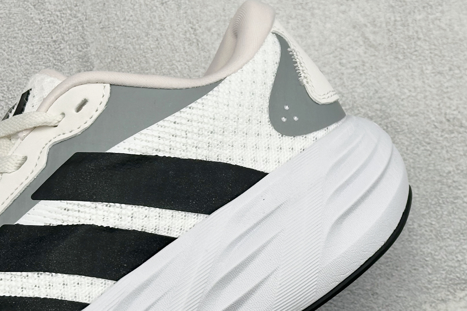 180 TD版ADIZERO GALAXY 8 舒适百搭耐磨防滑 低帮跑步鞋 KJ8309-Chinese UA Cheap High Quatity Brand Clothes Bags handbags Sneakers wholesale wholesaler seller from China Factory suppliers Fashion Clothing Shoes best Quality Beautiful Price 180 TD版ADIZERO GALAXY 8 舒适百搭耐磨防滑 低帮跑步鞋 KJ8309