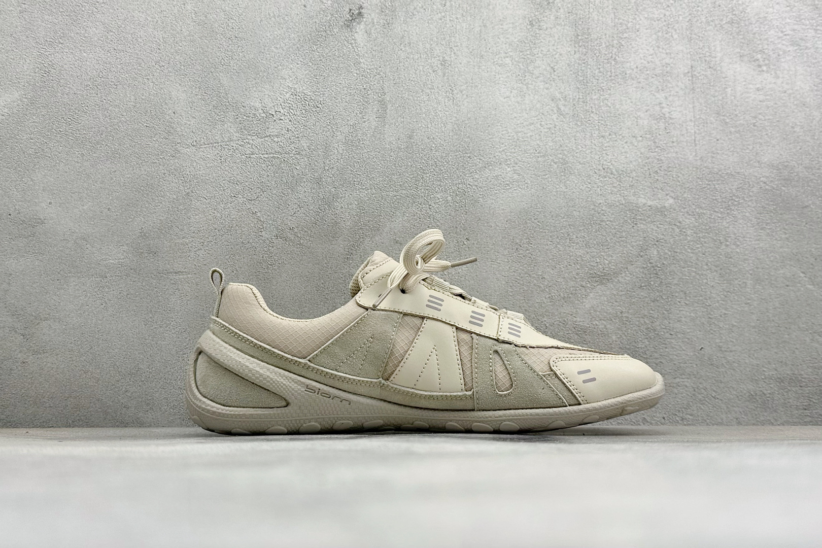 230 W1版Ecco/爱步 BIOM LITE系列 百搭时尚舒适平底低帮生活休闲鞋 802434