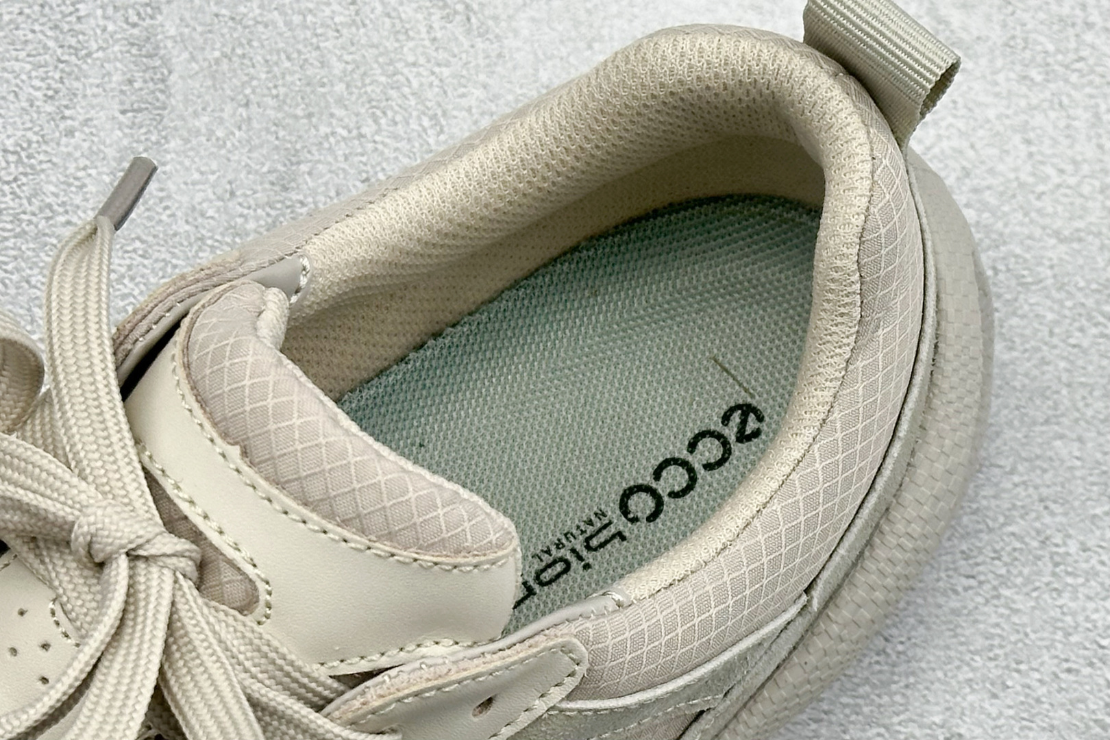230 W1版Ecco/爱步 BIOM LITE系列 百搭时尚舒适平底低帮生活休闲鞋 802434