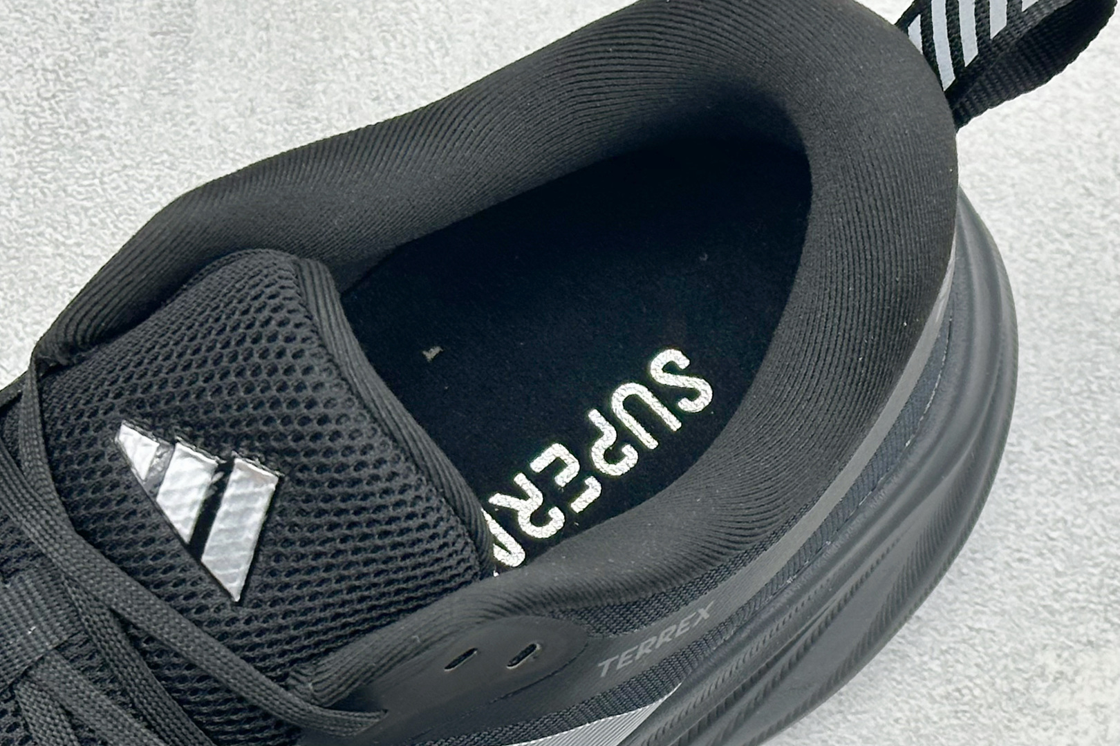 Adidas TERREX 2.0 复古耐磨轻便户外运动休闲跑鞋货号：D68996尺码：40-45编码：