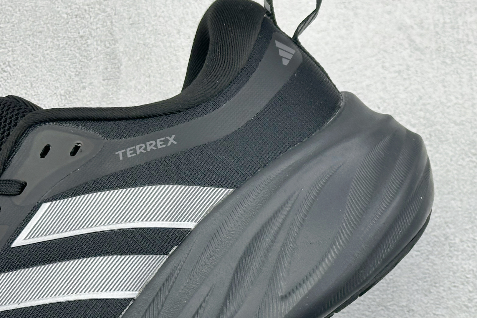 Adidas TERREX 2.0 复古耐磨轻便户外运动休闲跑鞋货号：D68996尺码：40-45编码：