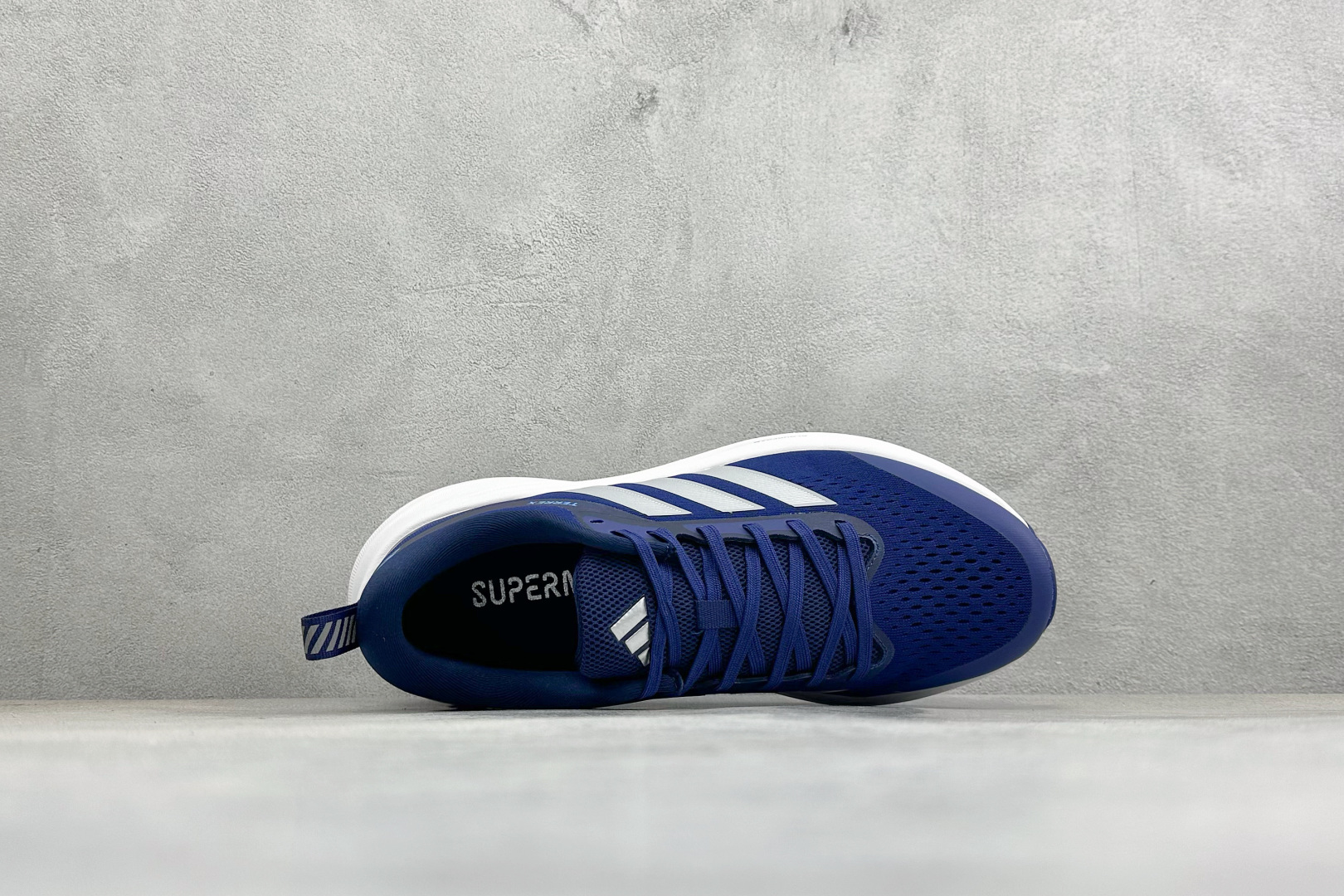 Adidas TERREX 2.0 复古耐磨轻便户外运动休闲跑鞋货号：D68993尺码：40-45编码：