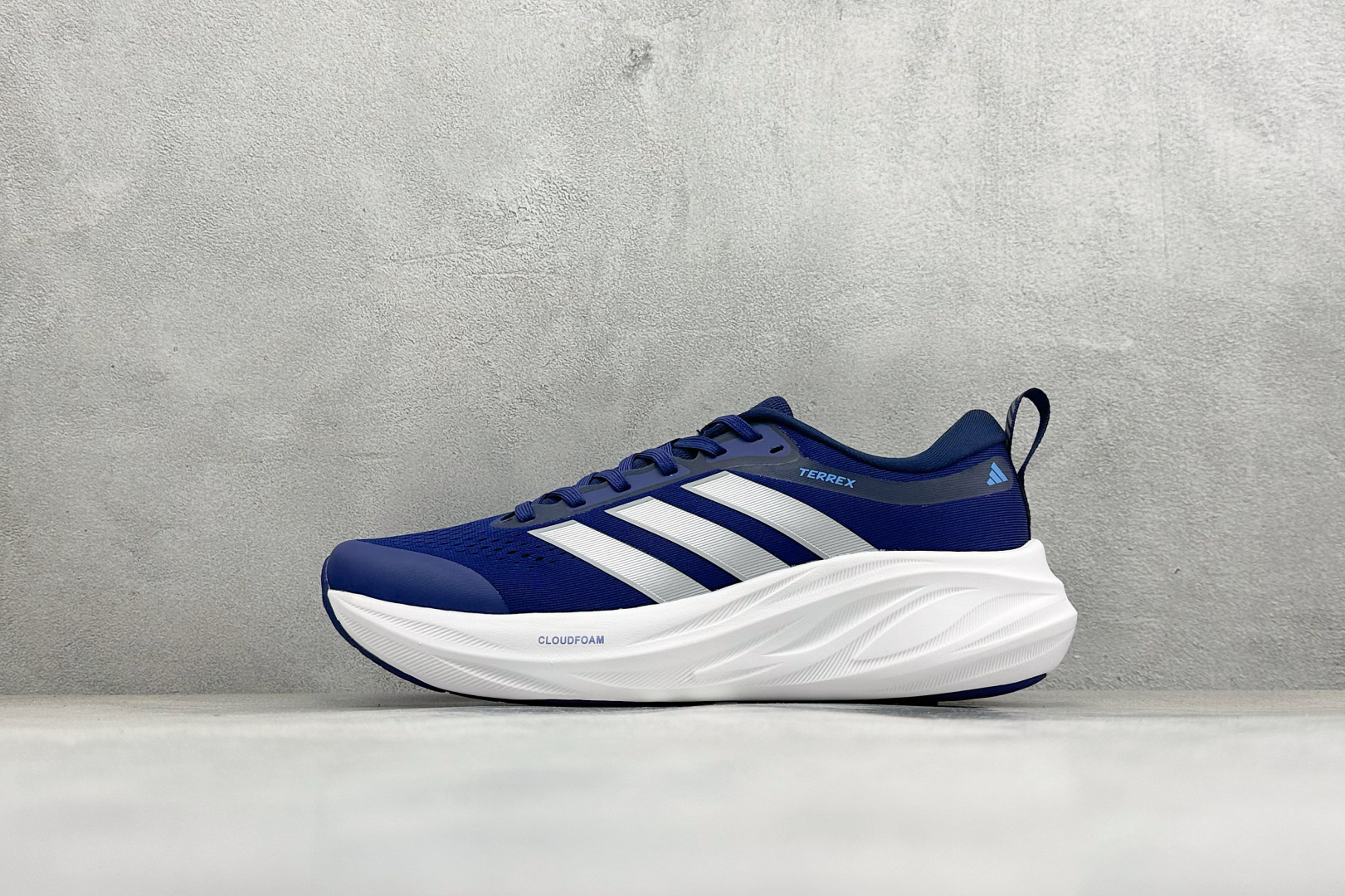 Adidas TERREX 2.0 复古耐磨轻便户外运动休闲跑鞋货号：D68993尺码：40-45编码：