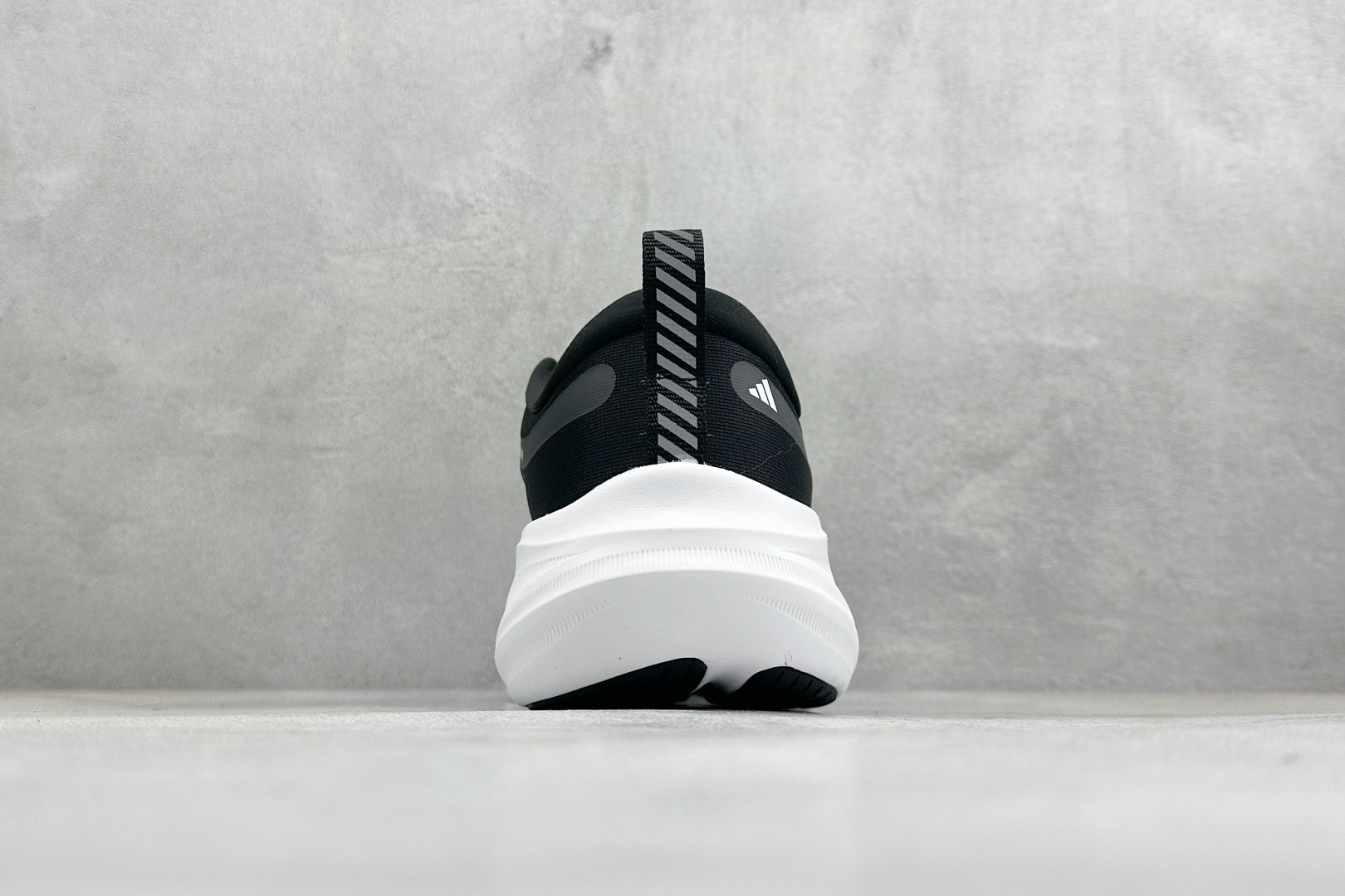 Adidas TERREX 2.0 复古耐磨轻便户外运动休闲跑鞋货号：D68991尺码：40-45编码：