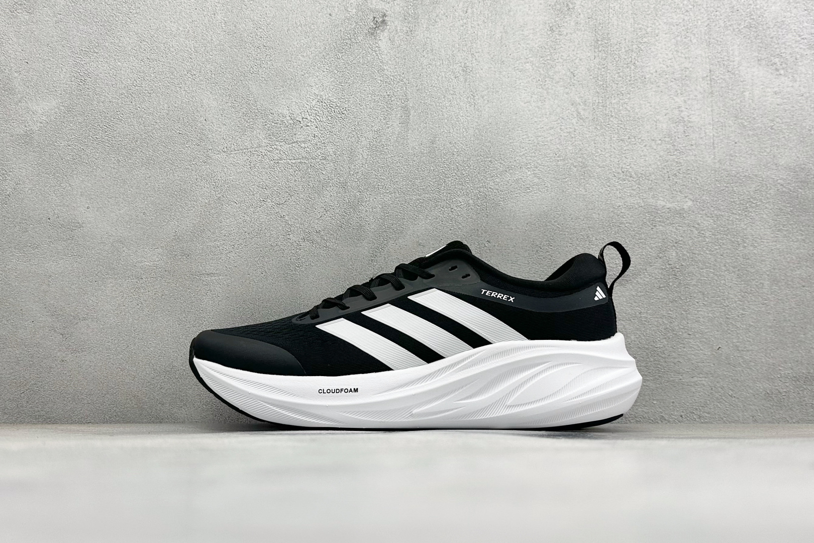 Adidas TERREX 2.0 复古耐磨轻便户外运动休闲跑鞋货号：D68991尺码：40-45编码：