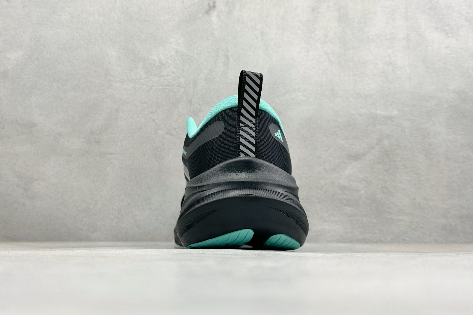 Adidas TERREX 2.0 复古耐磨轻便户外运动休闲跑鞋货号：D68998尺码：40-45编码：