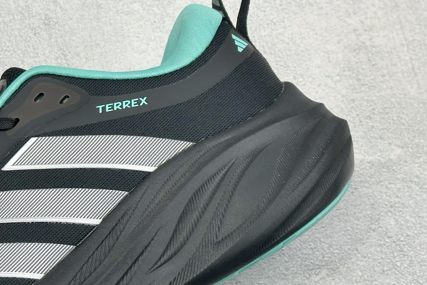 Adidas TERREX 2.0 复古耐磨轻便户外运动休闲跑鞋货号：D68998尺码：40-45编码：