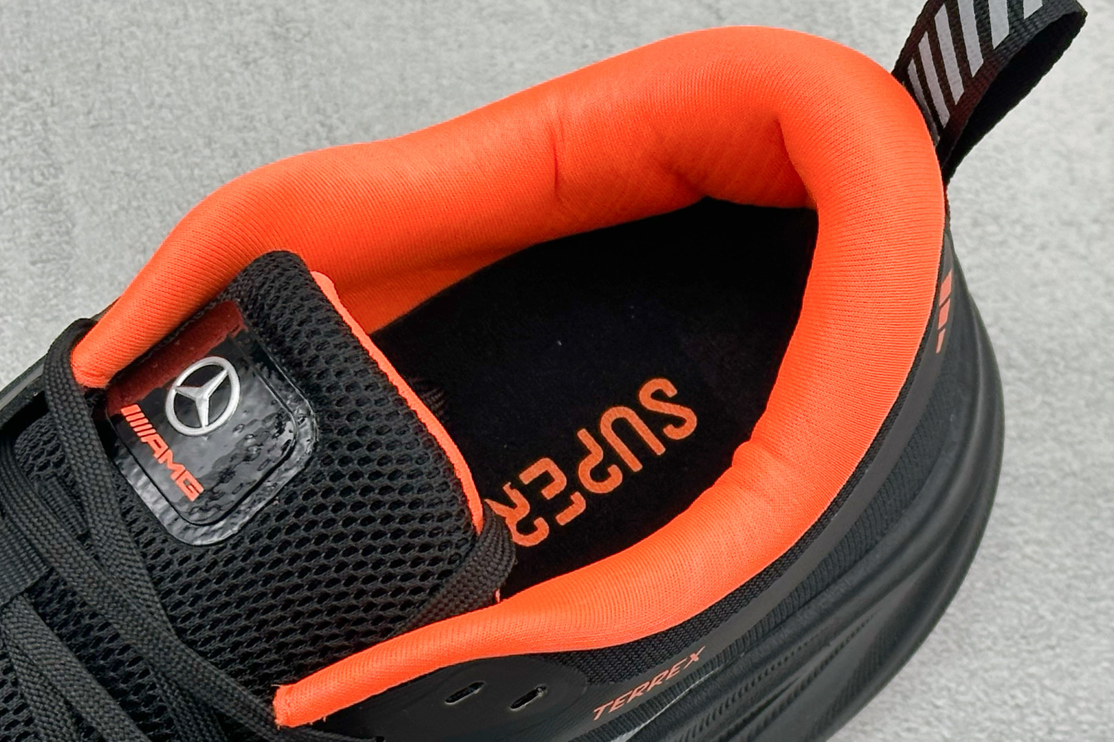 Adidas TERREX 2.0 复古耐磨轻便户外运动休闲跑鞋货号：D68997尺码：40-45编码：