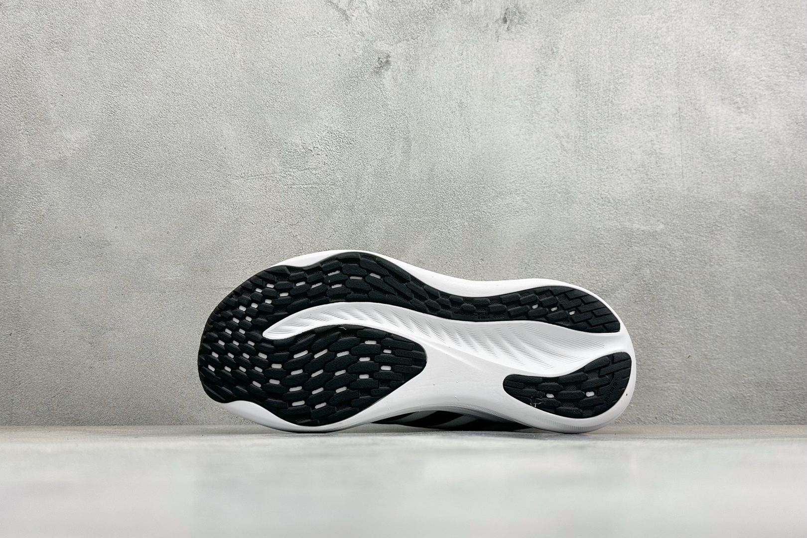 Adidas TERREX 2.0 复古耐磨轻便户外运动休闲跑鞋货号：D68995尺码：40-45编码：