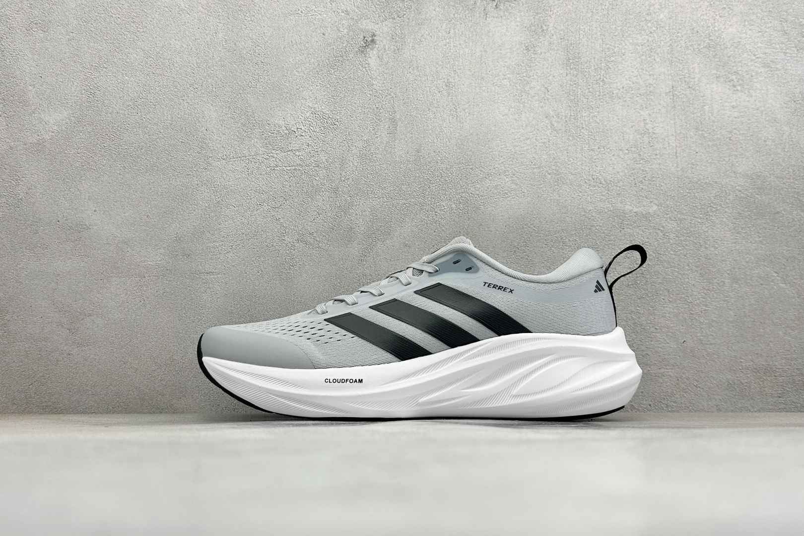 Adidas TERREX 2.0 复古耐磨轻便户外运动休闲跑鞋货号：D68994尺码：40-45编码：