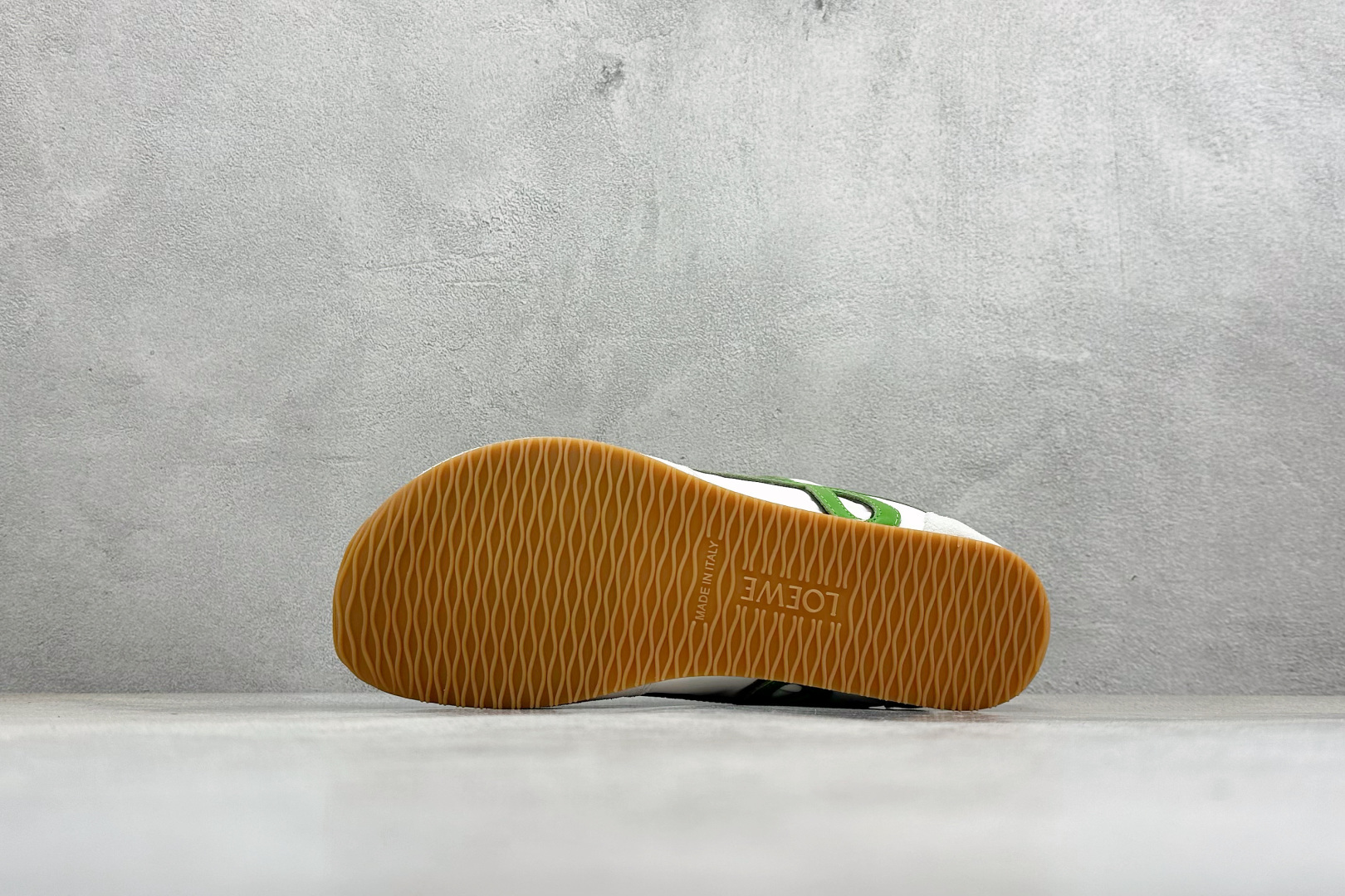 罗意威Loewe Ballet Runner 2.0 Sneakers 芭蕾舞2.0系列阿甘复古风德训薄