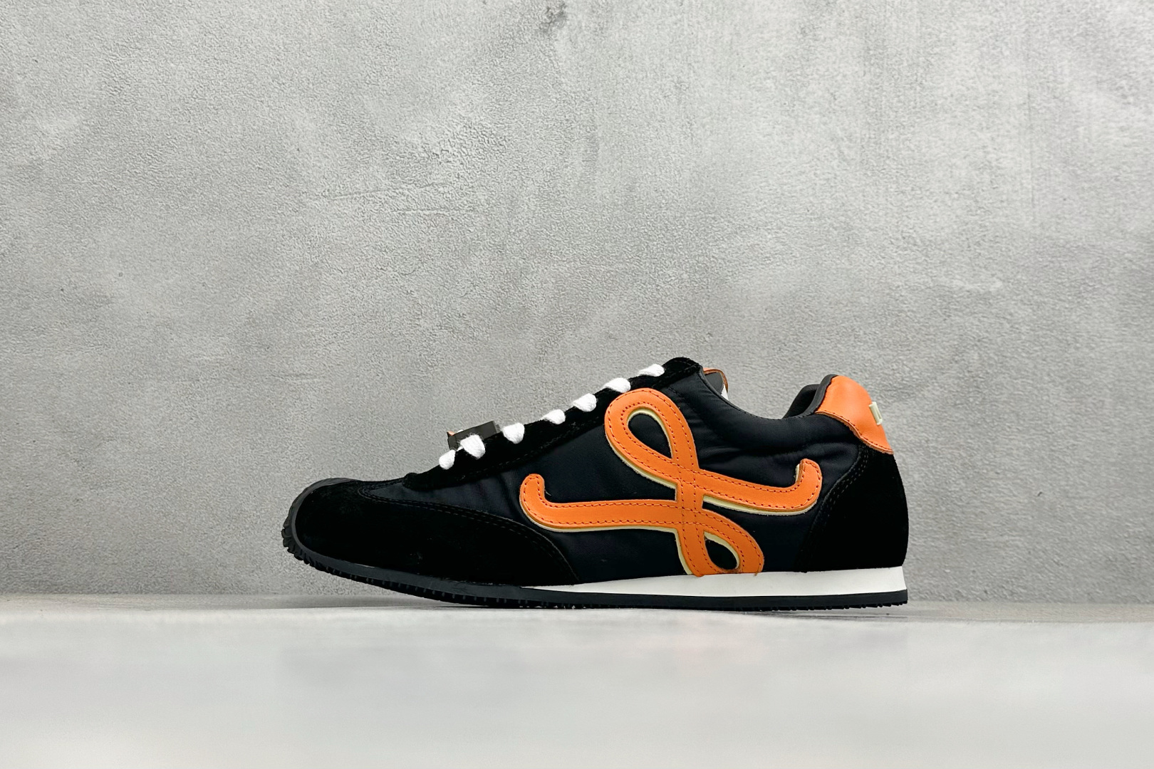 罗意威Loewe Ballet Runner 2.0 Sneakers 芭蕾舞2.0系列阿甘复古风德训薄