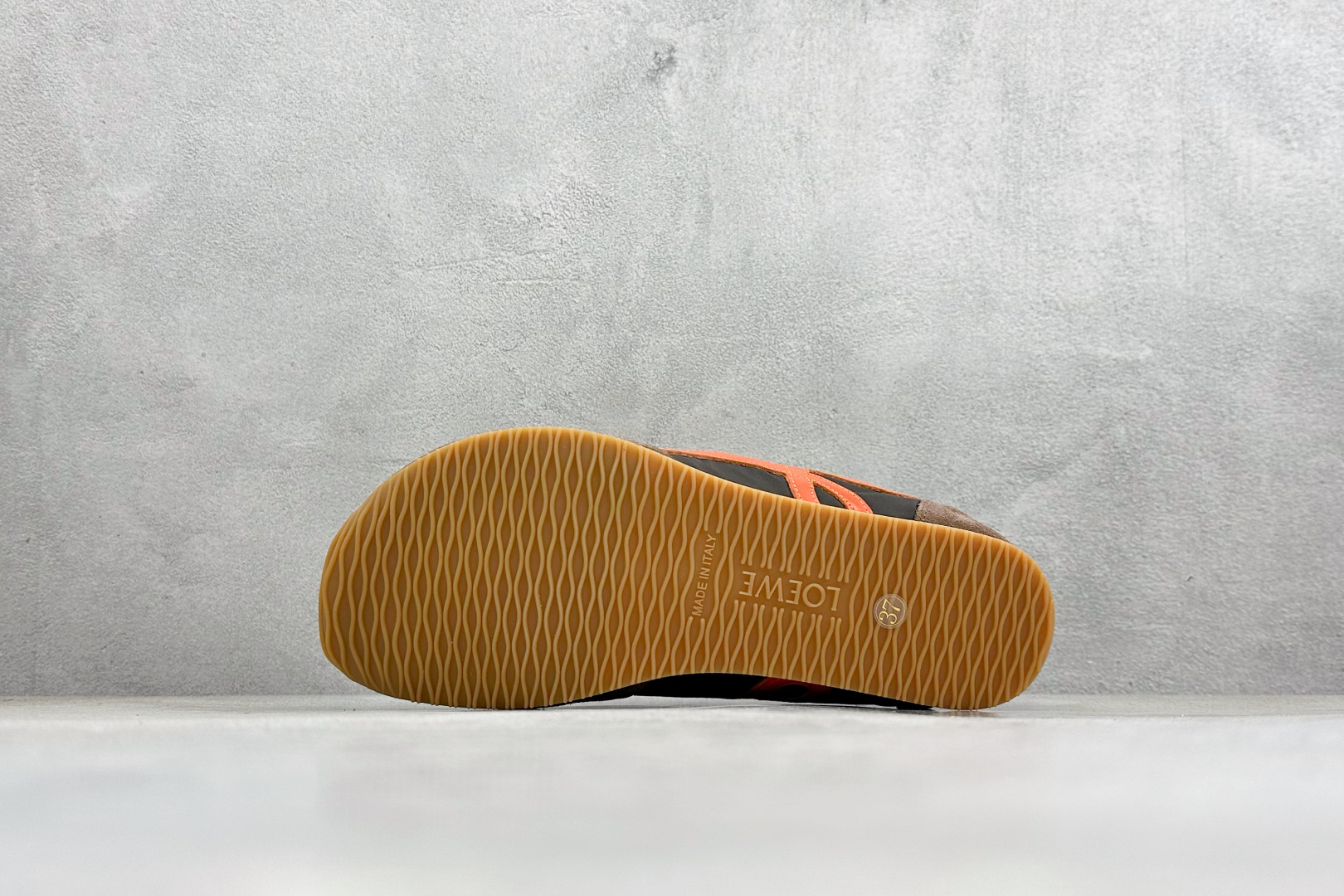 罗意威Loewe Ballet Runner 2.0 Sneakers 芭蕾舞2.0系列阿甘复古风德训薄