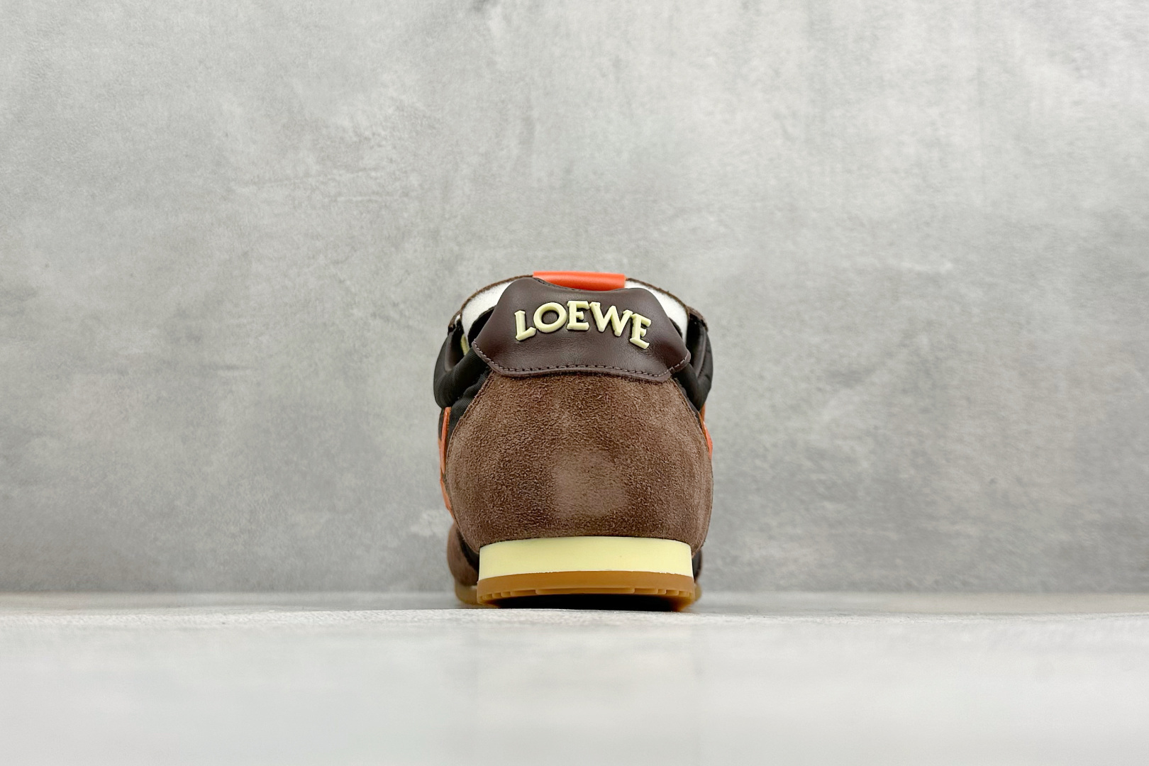 罗意威Loewe Ballet Runner 2.0 Sneakers 芭蕾舞2.0系列阿甘复古风德训薄