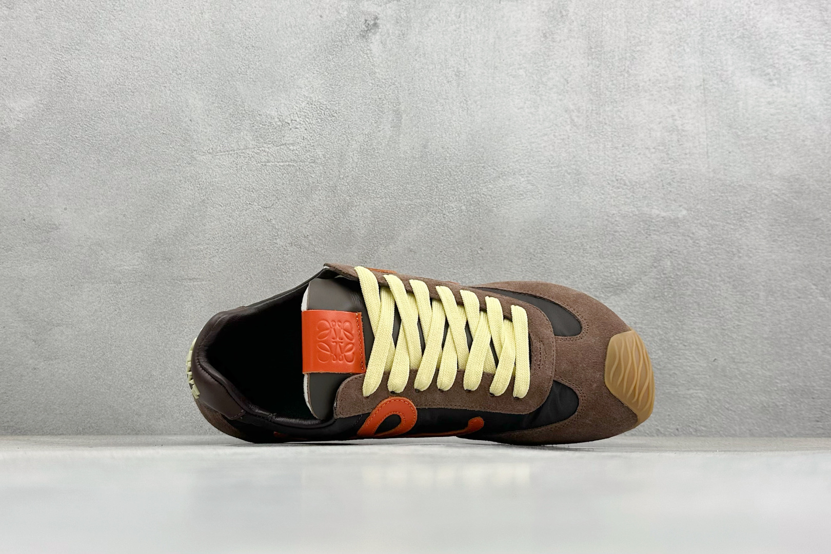罗意威Loewe Ballet Runner 2.0 Sneakers 芭蕾舞2.0系列阿甘复古风德训薄