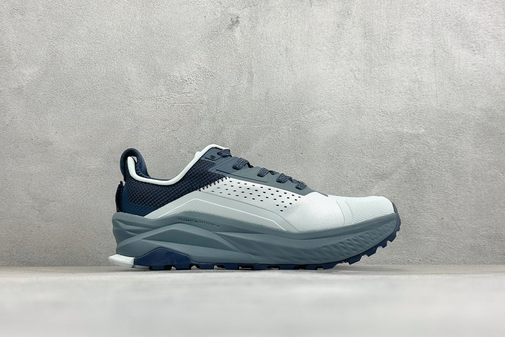 Altra OLYMPUS 6 奥创奥林匹斯六代舒适百搭防滑耐磨低帮户外跑步鞋 2009年，长跑精英运动