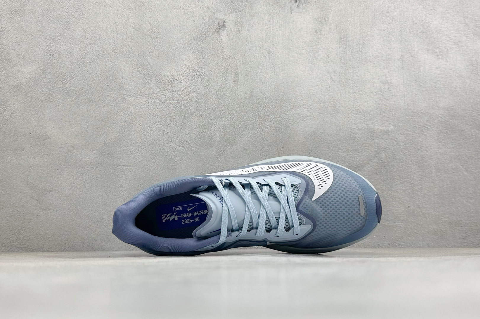 Nike ZoomX Invincible Run Flyknit FK6 轻量飞织低帮休闲运动慢跑鞋 
