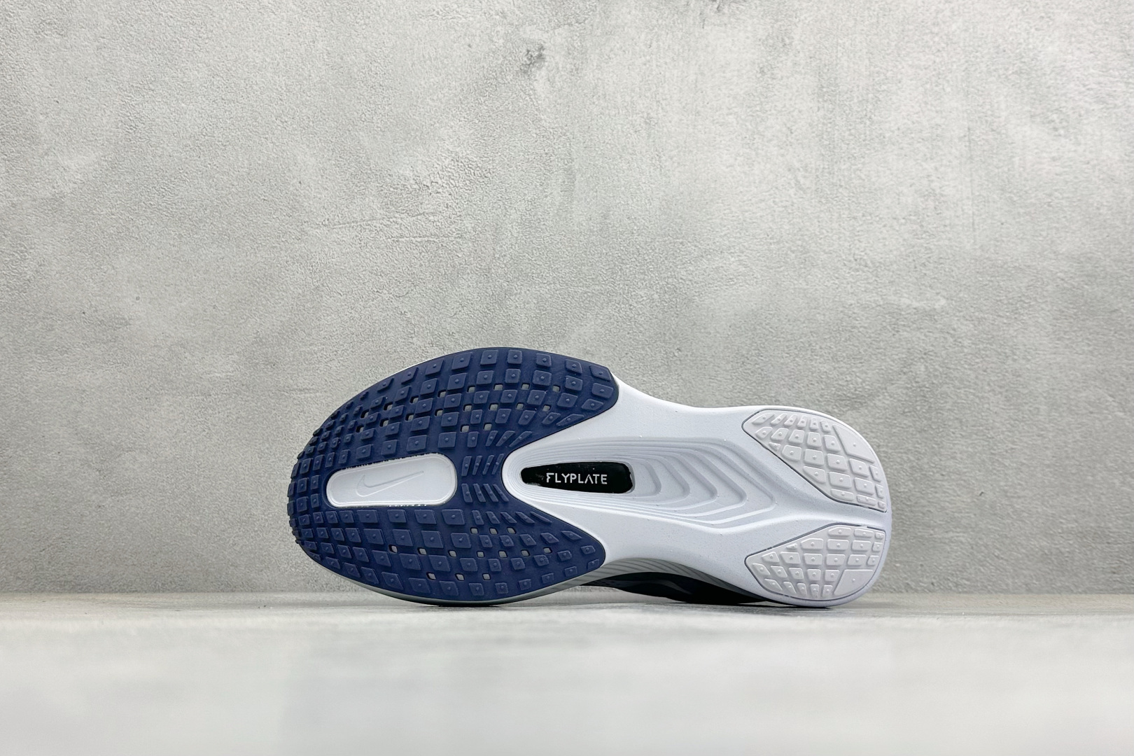 Nike ZoomX Invincible Run Flyknit FK6 轻量飞织低帮休闲运动慢跑鞋 