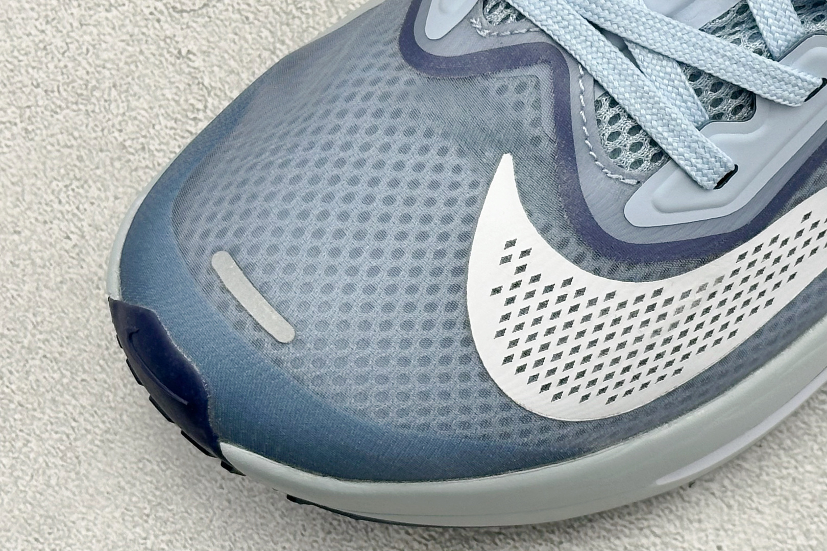 Nike ZoomX Invincible Run Flyknit FK6 轻量飞织低帮休闲运动慢跑鞋 