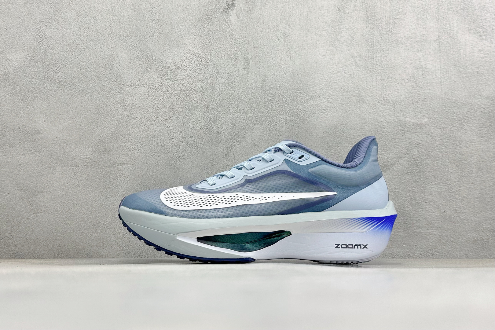 Nike ZoomX Invincible Run Flyknit FK6 轻量飞织低帮休闲运动慢跑鞋 