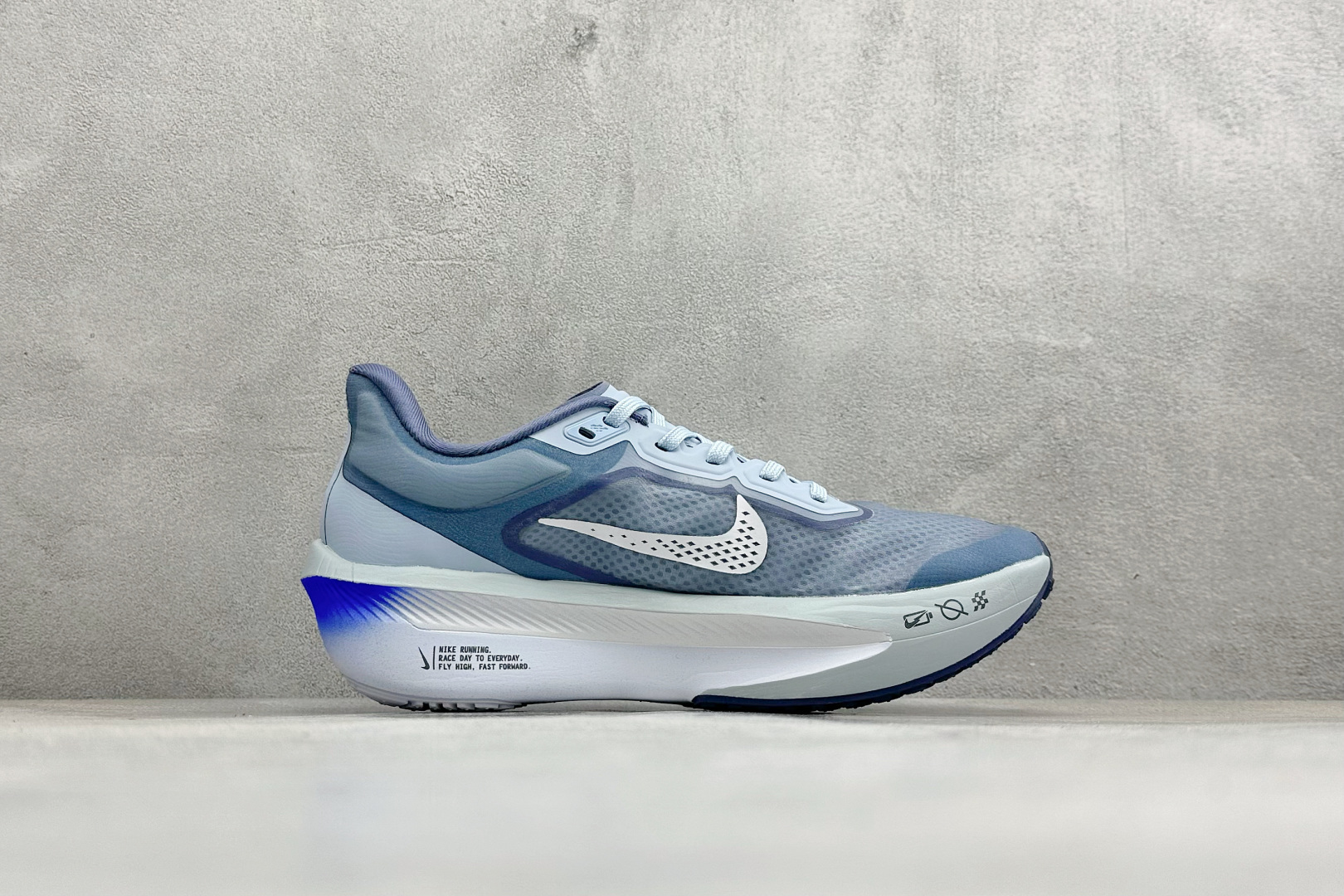 Nike ZoomX Invincible Run Flyknit FK6 轻量飞织低帮休闲运动慢跑鞋 