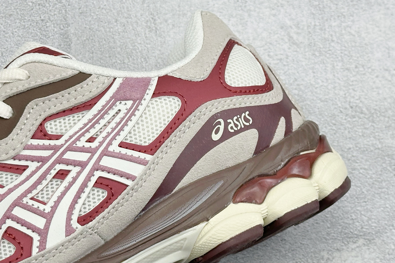 Asics Gel-NYC 亚瑟士运动休闲透气专业跑鞋 鞋面采用反绒皮与网布拼接 透气舒适兼具休闲时尚 