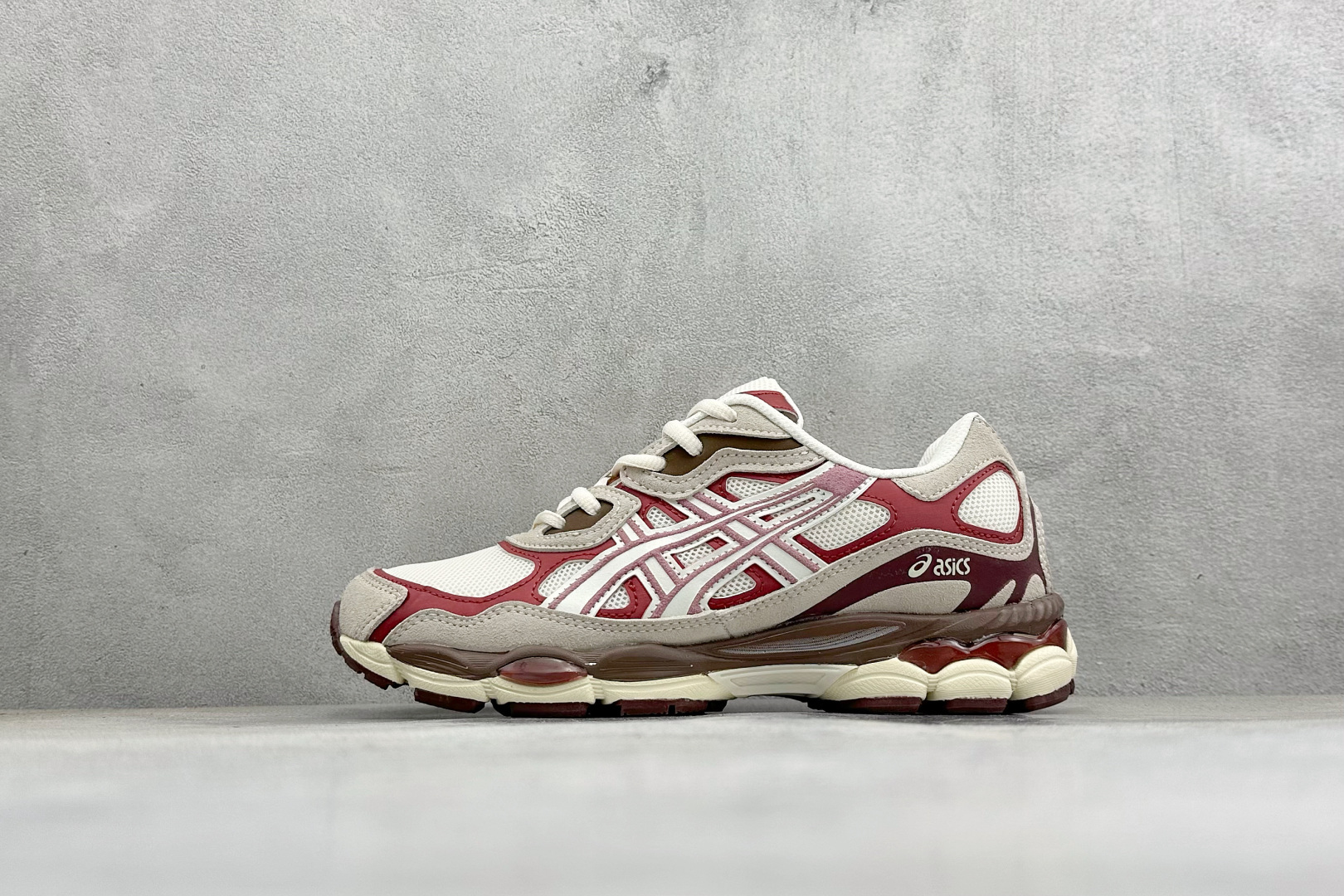 Asics Gel-NYC 亚瑟士运动休闲透气专业跑鞋 鞋面采用反绒皮与网布拼接 透气舒适兼具休闲时尚 