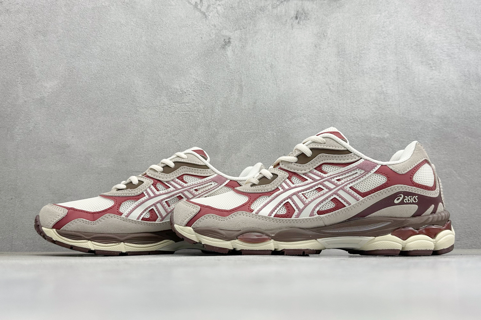Asics Gel-NYC 亚瑟士运动休闲透气专业跑鞋 鞋面采用反绒皮与网布拼接 透气舒适兼具休闲时尚 