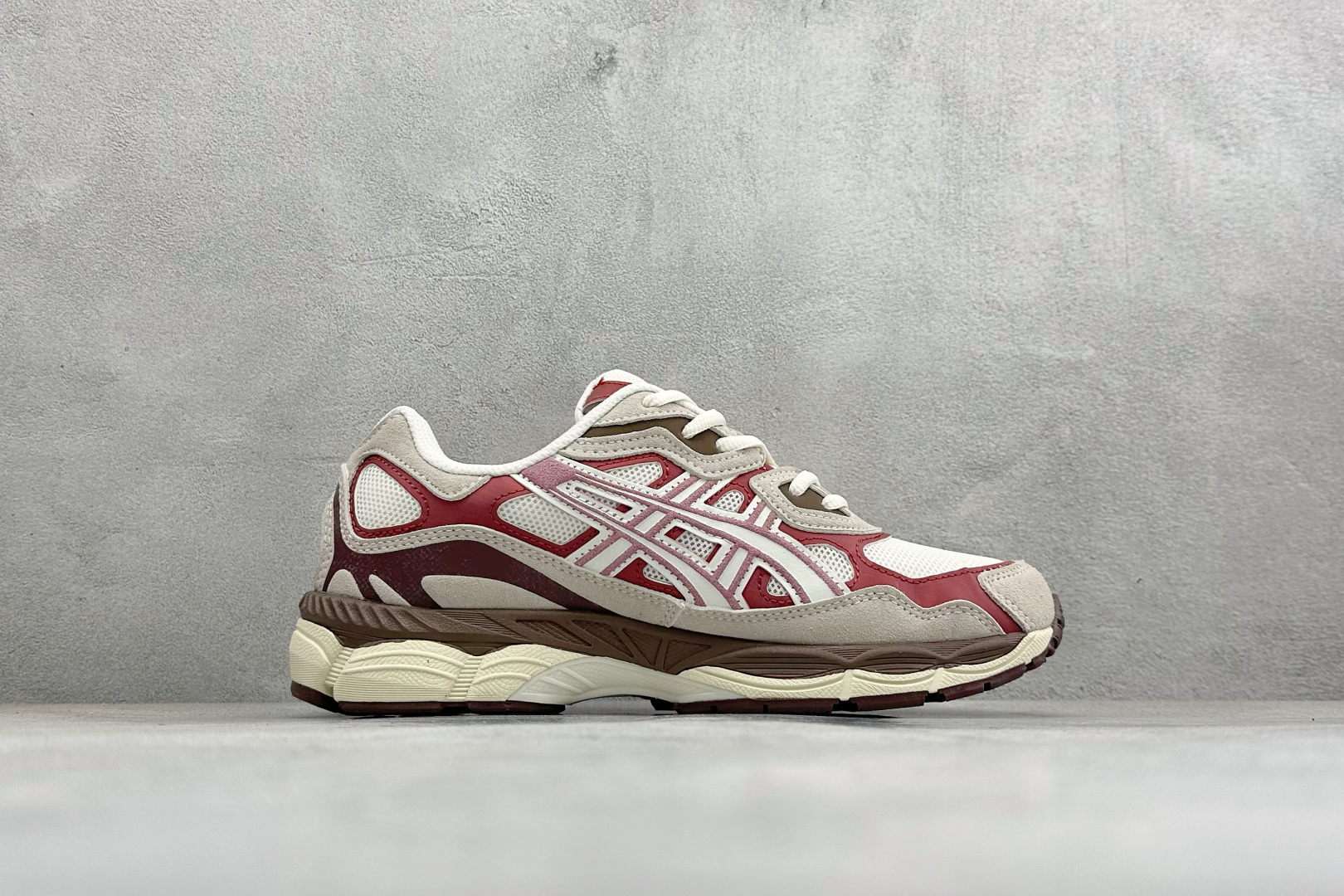 Asics Gel-NYC 亚瑟士运动休闲透气专业跑鞋 鞋面采用反绒皮与网布拼接 透气舒适兼具休闲时尚 