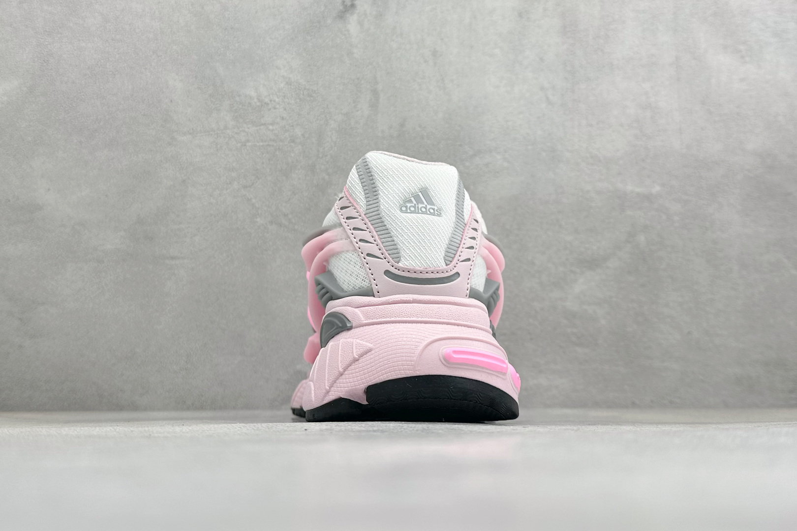 Adidas Originals Adistar Jellyfish 阿迪复古舒适防滑减震运动鞋货号：j