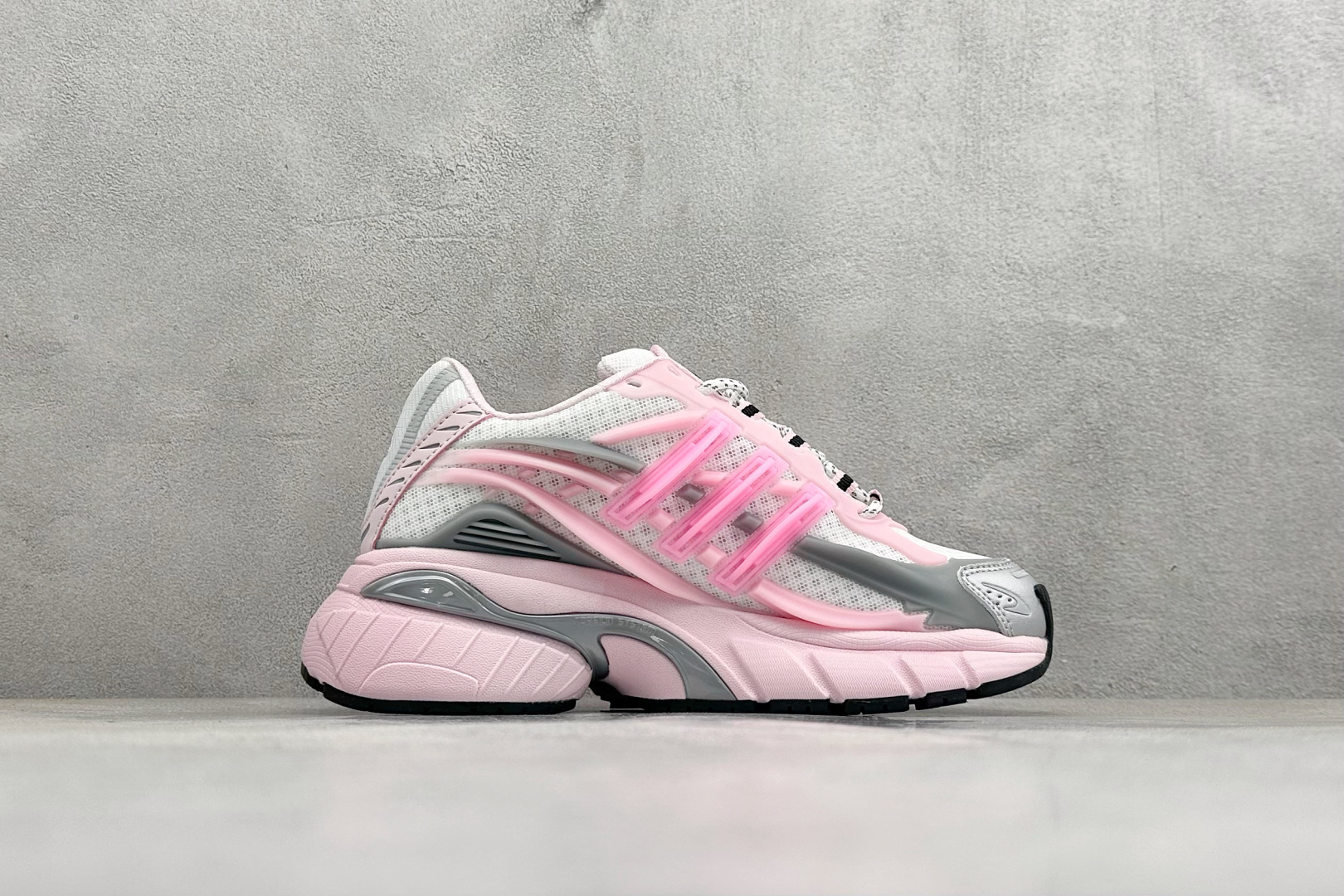 Adidas Originals Adistar Jellyfish 阿迪复古舒适防滑减震运动鞋货号：j