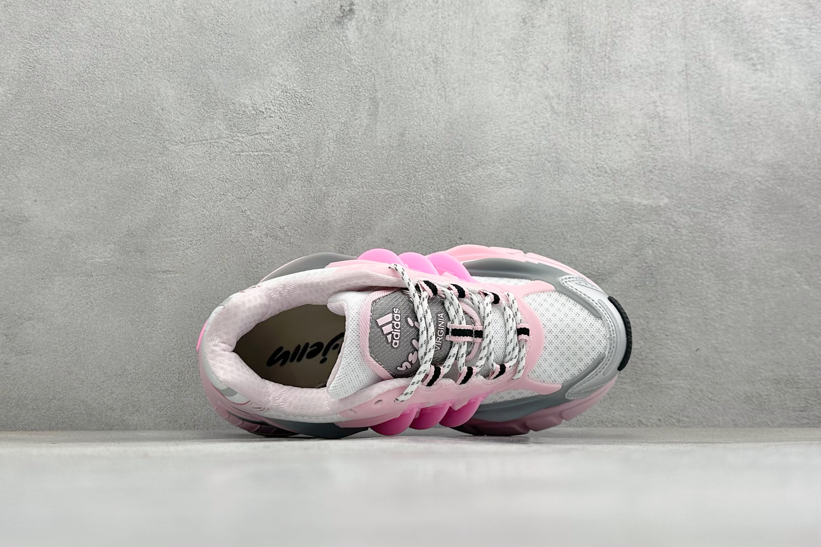 Adidas Originals Adistar Jellyfish 阿迪复古舒适防滑减震运动鞋货号：j