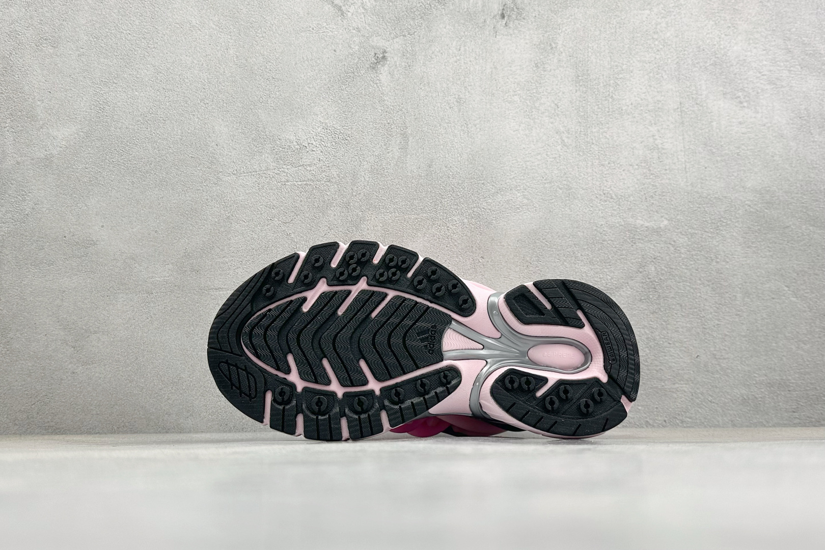 Adidas Originals Adistar Jellyfish 阿迪复古舒适防滑减震运动鞋货号：j