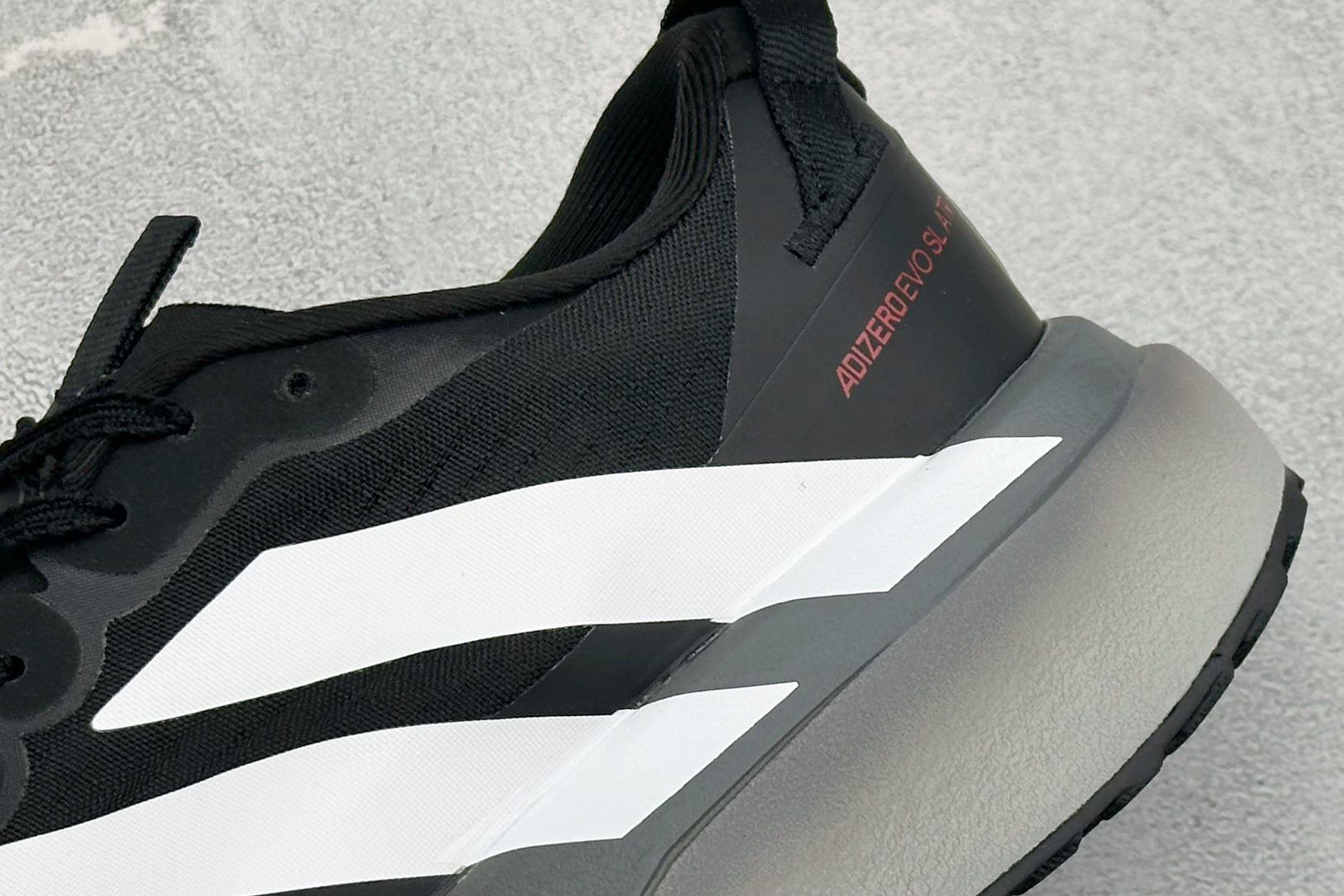 终端放店TY版AD ADIZERO EVO SL ATR 阿迪超轻透气缓震跑鞋以令人难以置信的138克重