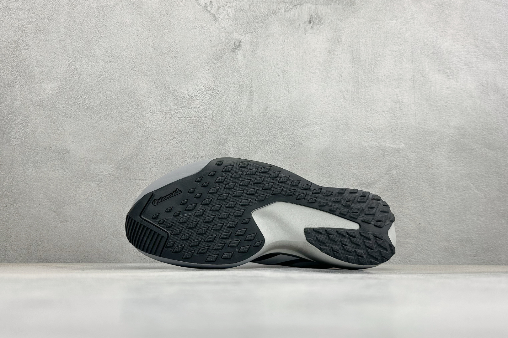 终端放店TY版AD ADIZERO EVO SL ATR 阿迪超轻透气缓震跑鞋以令人难以置信的138克重