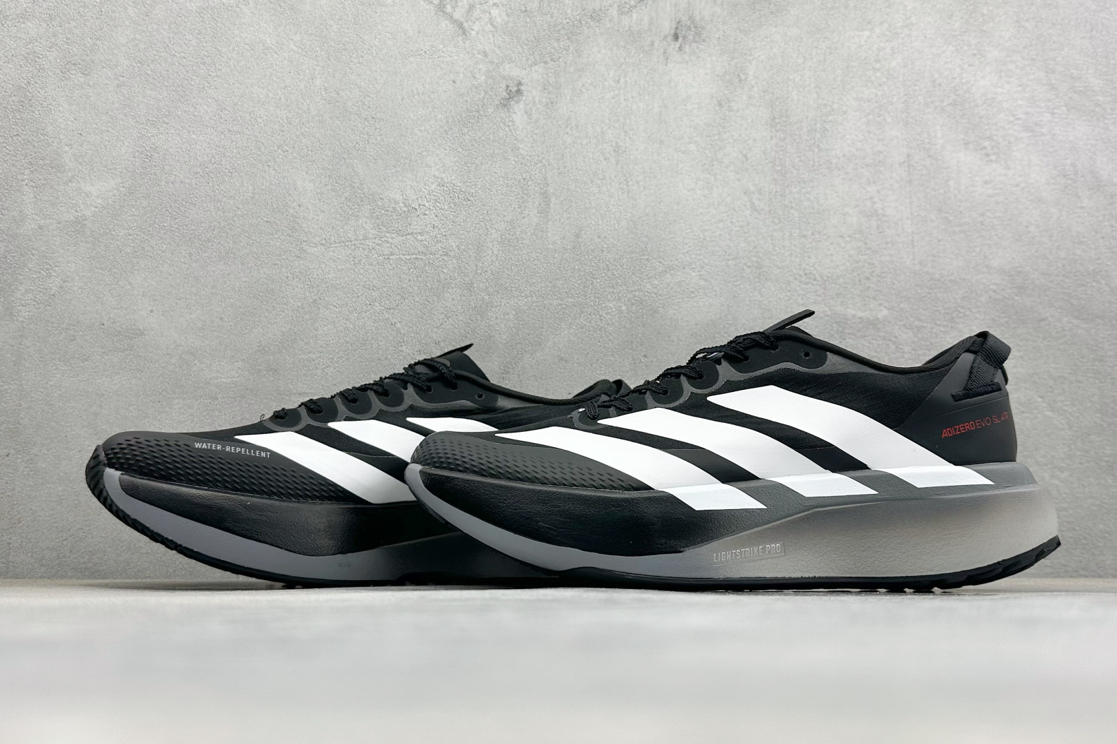 终端放店TY版AD ADIZERO EVO SL ATR 阿迪超轻透气缓震跑鞋以令人难以置信的138克重