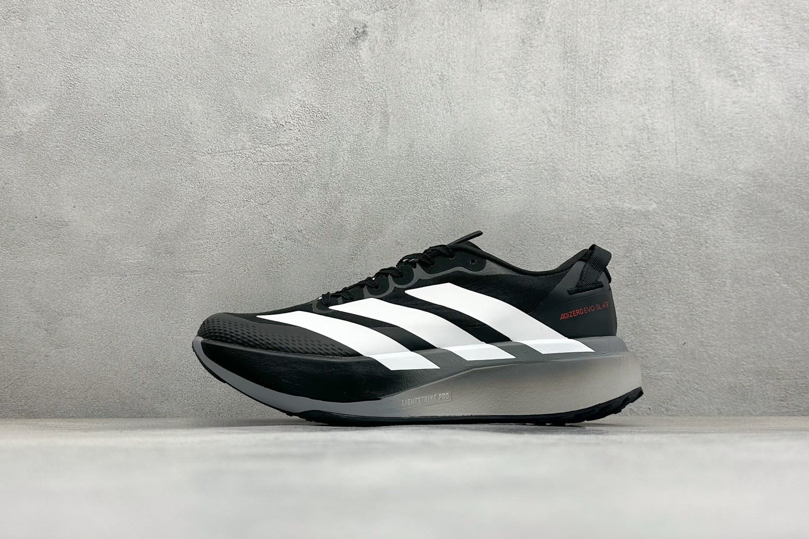 终端放店TY版AD ADIZERO EVO SL ATR 阿迪超轻透气缓震跑鞋以令人难以置信的138克重