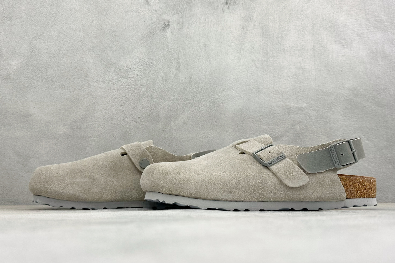 170 Birkenstock Boston 勃肯绒面金属针扣软木底包头拖鞋 1028323-Chinese UA Cheap High Quatity Brand Clothes Bags handbags Sneakers wholesale wholesaler seller from China Factory suppliers Fashion Clothing Shoes best Quality Beautiful Price 170 Birkenstock Boston 勃肯绒面金属针扣软木底包头拖鞋 1028323