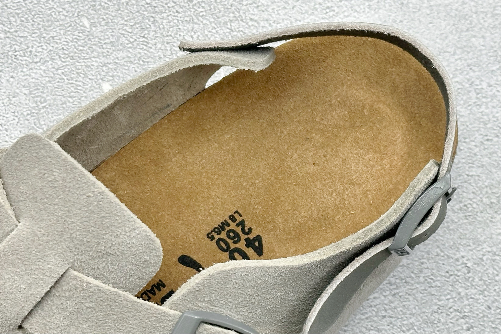 170 Birkenstock Boston 勃肯绒面金属针扣软木底包头拖鞋 1028323-Chinese UA Cheap High Quatity Brand Clothes Bags handbags Sneakers wholesale wholesaler seller from China Factory suppliers Fashion Clothing Shoes best Quality Beautiful Price 170 Birkenstock Boston 勃肯绒面金属针扣软木底包头拖鞋 1028323